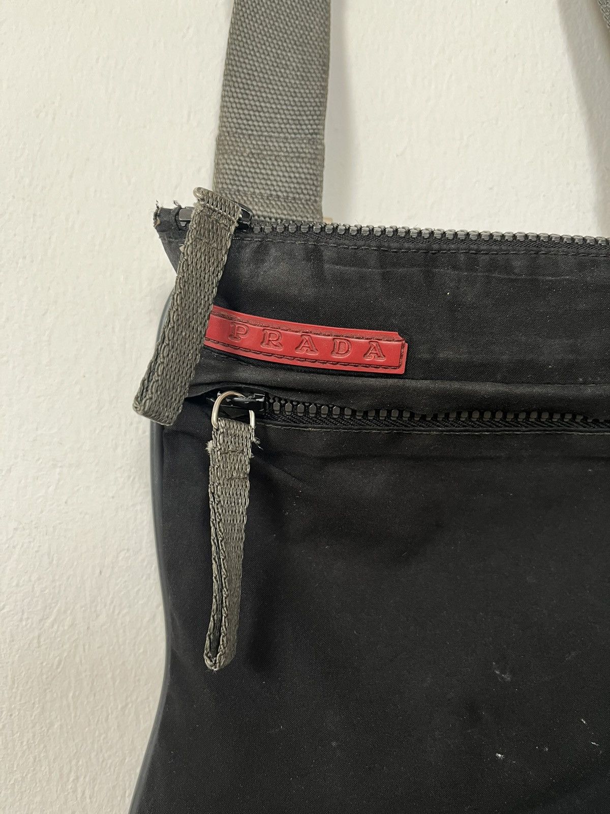 Prada Prada Fw 1999 mutli pocket side bag Size ONE SIZE - 2 Thumbnail