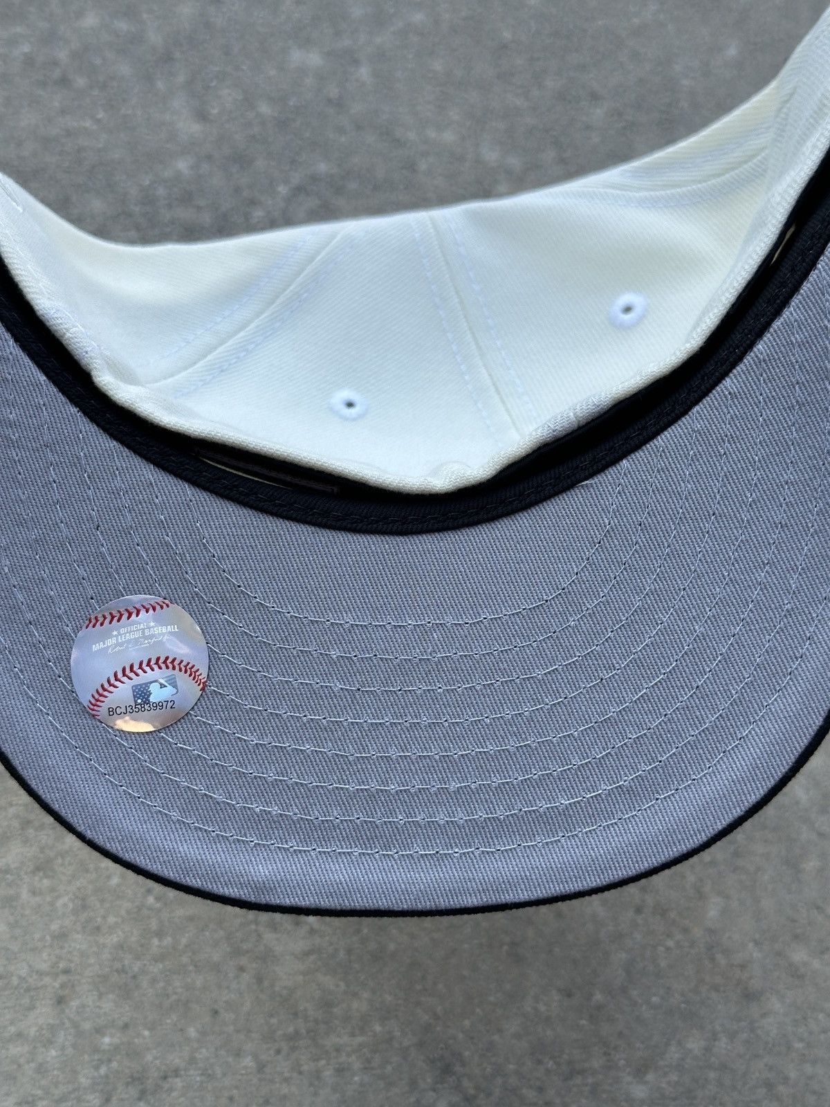MLB × New Era Houston Astros Script Two Tone Fitted Hat 7 1/4 95 North Size ONE SIZE - 3 Thumbnail
