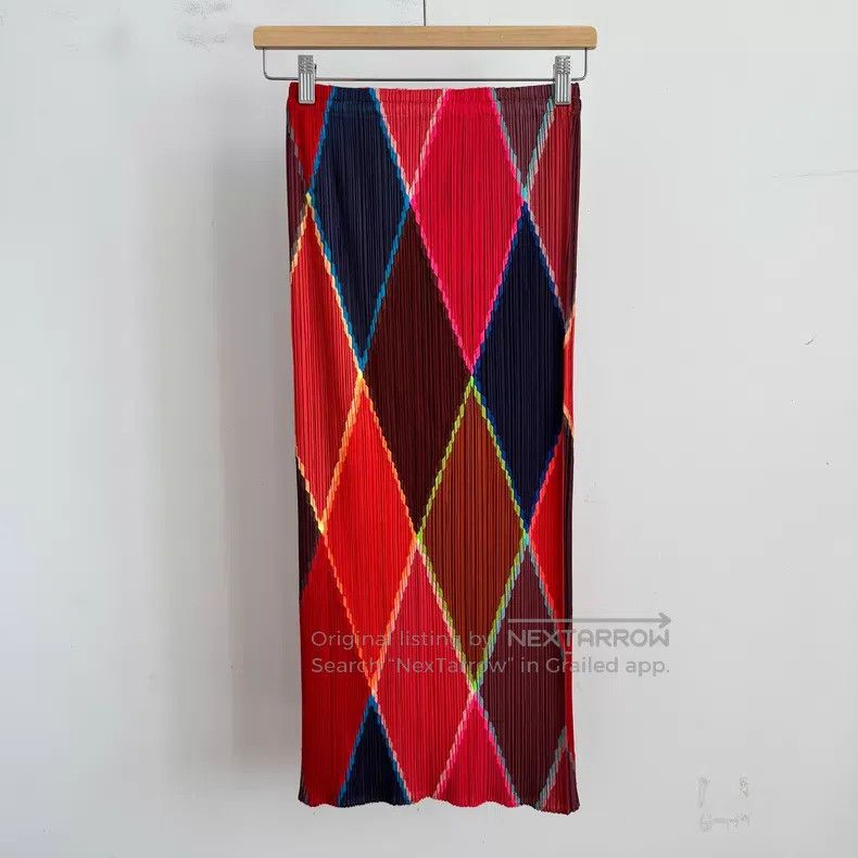 Issey Miyake Issey Miyake size:1 Red Skirt Size 22" - 1 Thumbnail