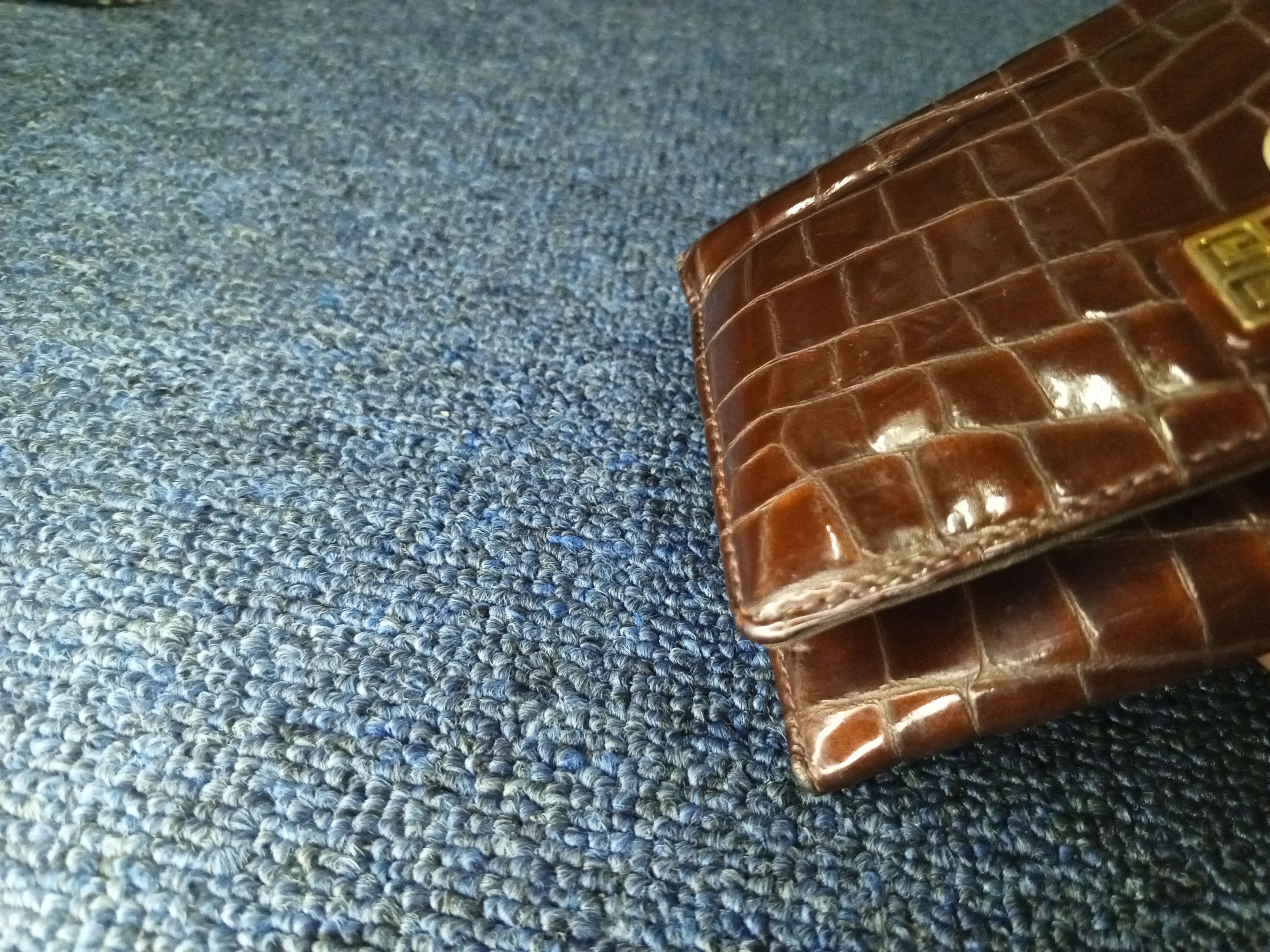 Givenchy × Vintage Givenchy wallet vintage red crocodile skin Size ONE SIZE - 12 Thumbnail