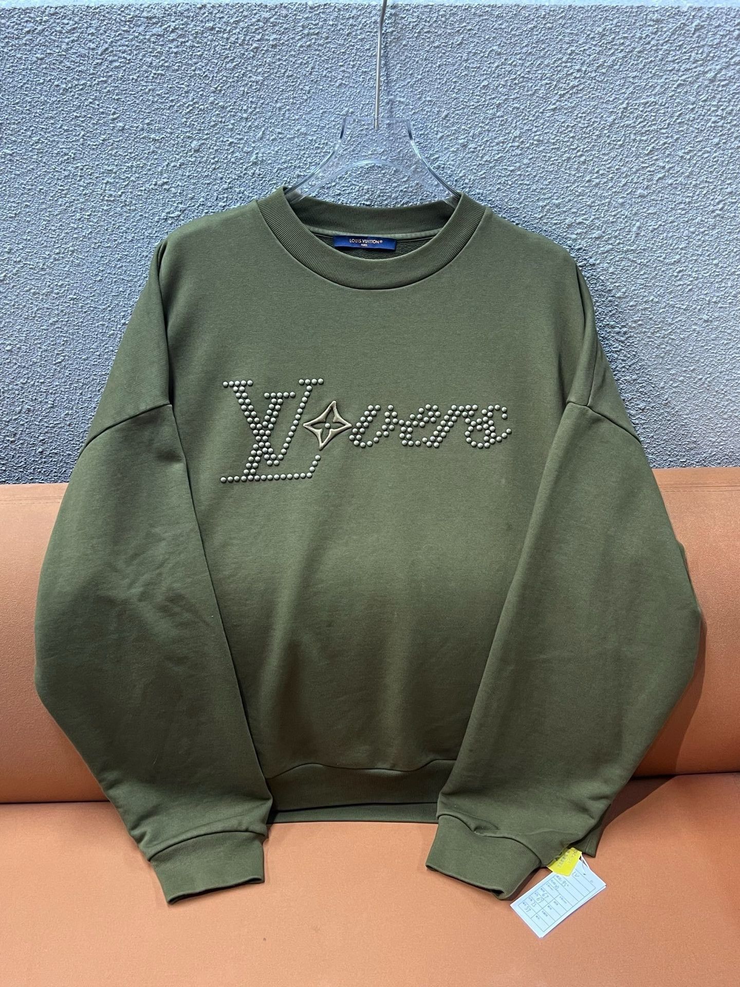 Louis Vuitton Louis Vuitton SS24 Pharrell Logo Sweatshirt Size US M / EU 48-50 / 2 - 1 Thumbnail