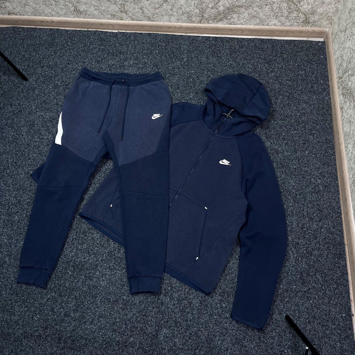 image of Track Suit Nike Tech Fleece Drill in Blue, Men's (Size Medium)
