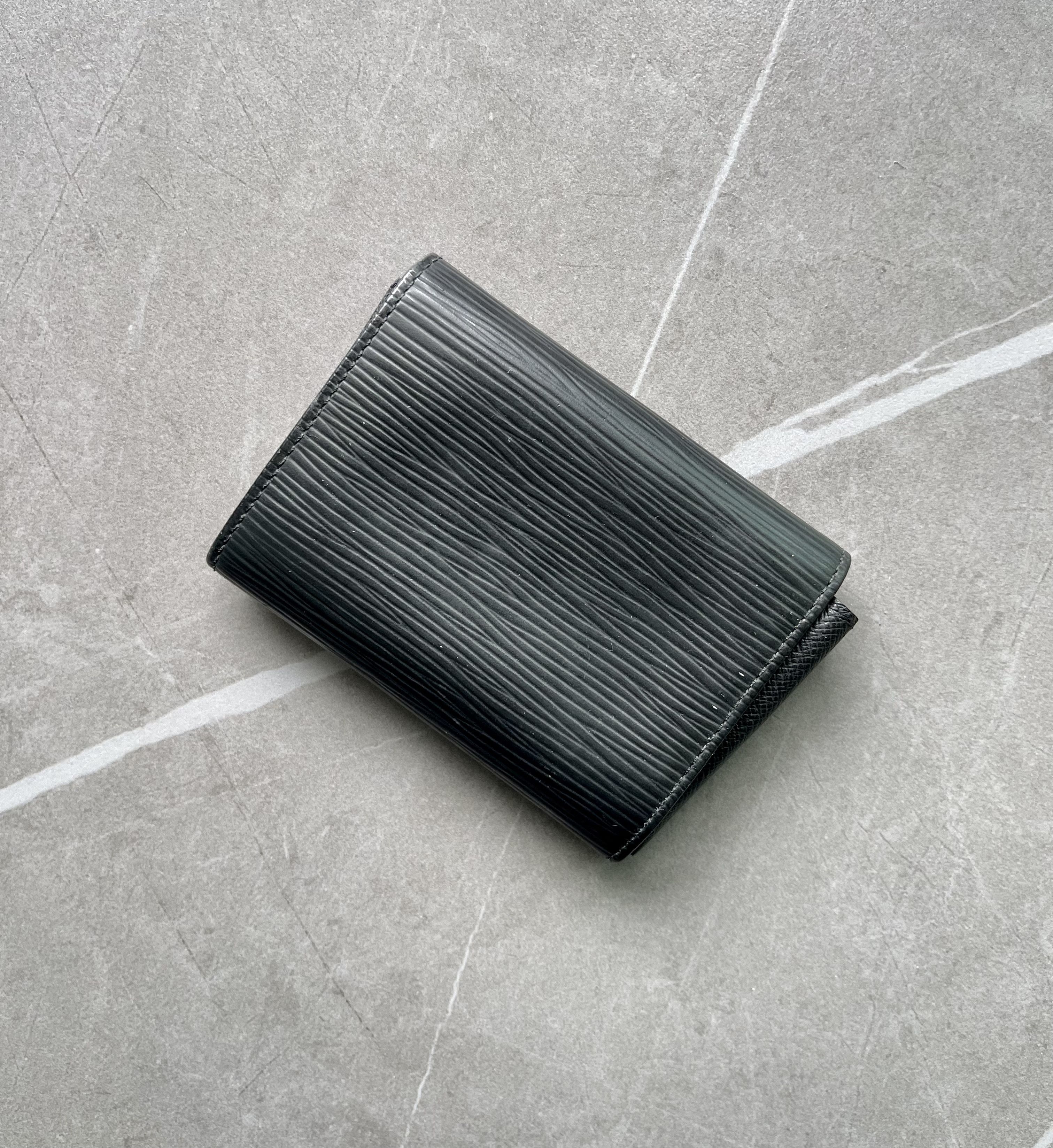 Louis Vuitton Louis Vuitton Epi Leather Black Coin Purse Card Holder Size ONE SIZE - 3 Thumbnail