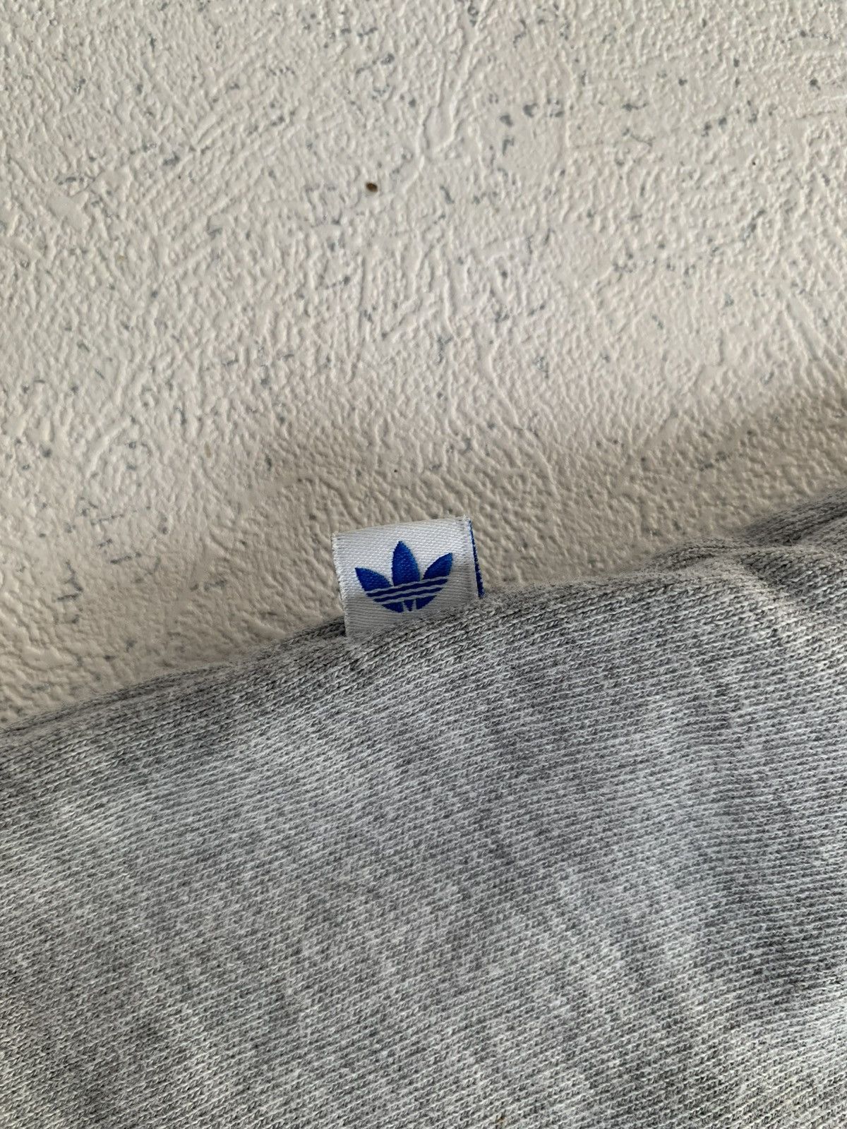 Adidas SLEEVLES VINTAGE ADIDDAS DISTRESSED HOODIE Size US M / EU 48-50 / 2 - 23 Thumbnail
