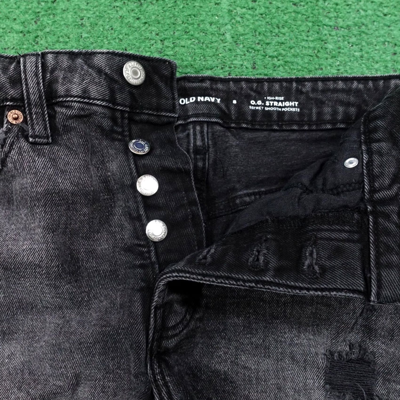 Old Navy Old Navy OG STRAIGHT Cut-Off Shorts Womens 8 Black Fringe Denim 5-Pocket Summer Casual Slim Regular Inseam 2.5 in Size 30" / US 8 / IT 44 - 2 Thumbnail
