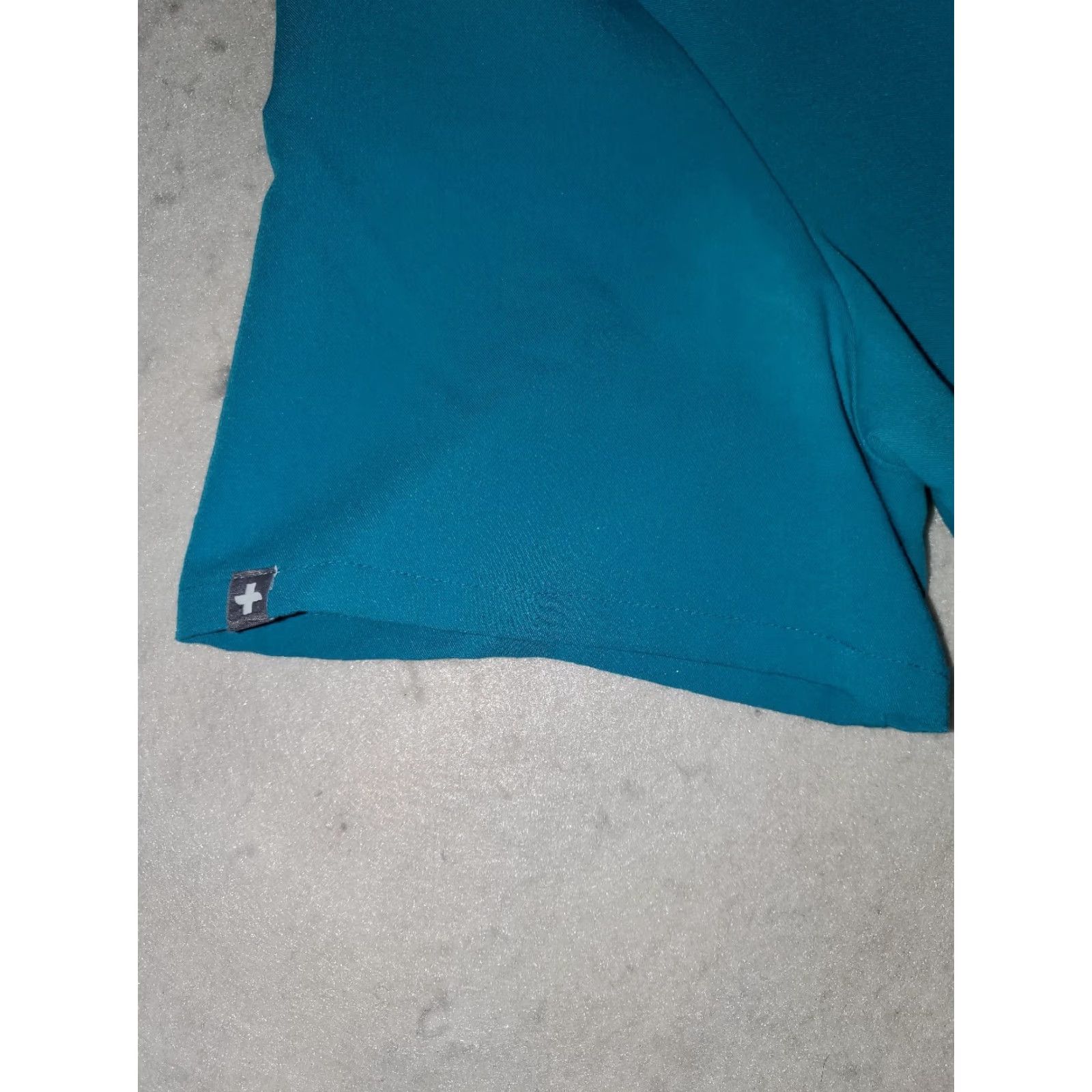 X-LARGE FIGS Technical Collection Blue Casma 3 Pocket Scrub Top Women X-Large Size XL / US 12-14 / IT 48-50 - 5 Thumbnail