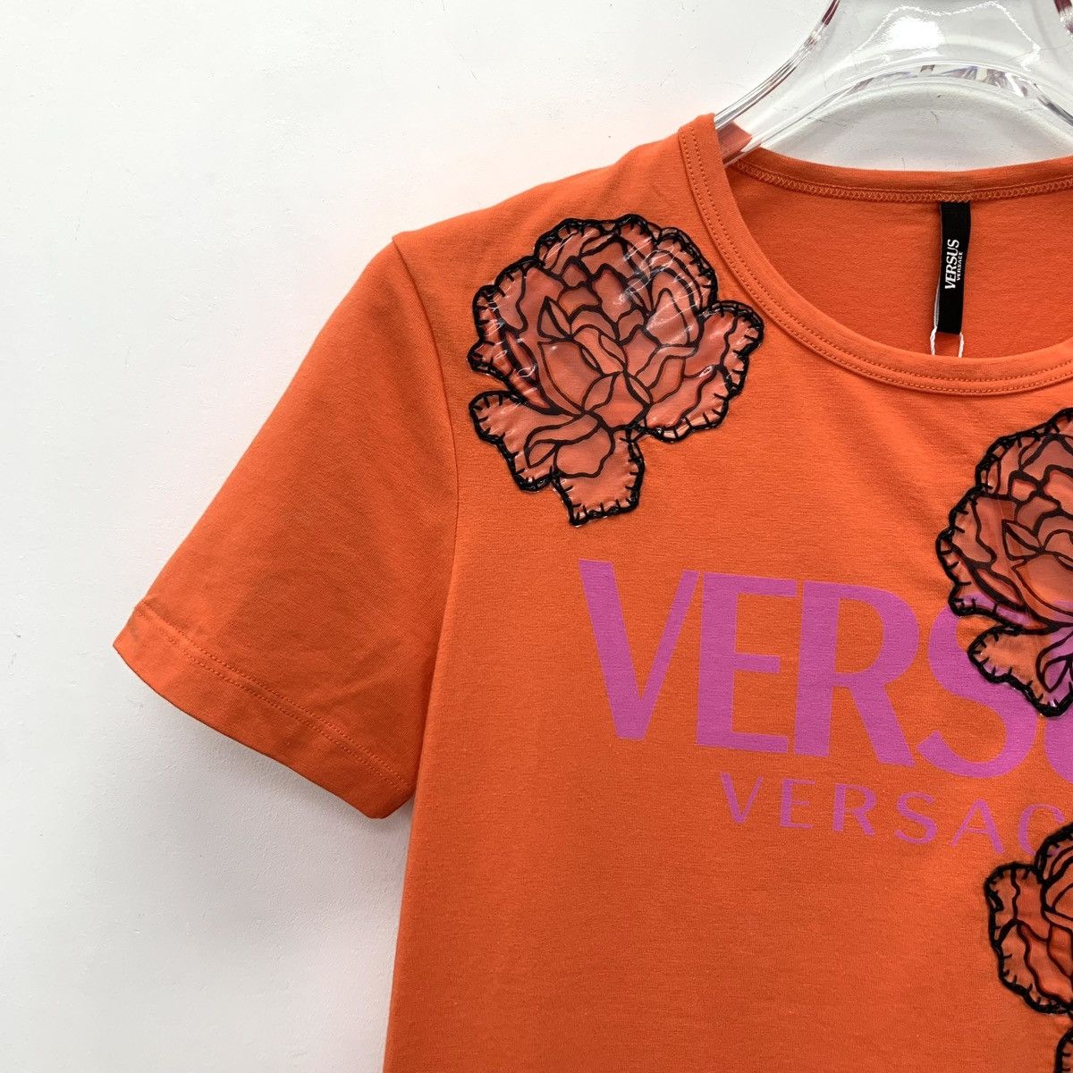 Versace Versace Floral Applique Letter Short Sleeve T-Shirt K26WX Size M / US 6-8 / IT 42-44 - 3 Thumbnail