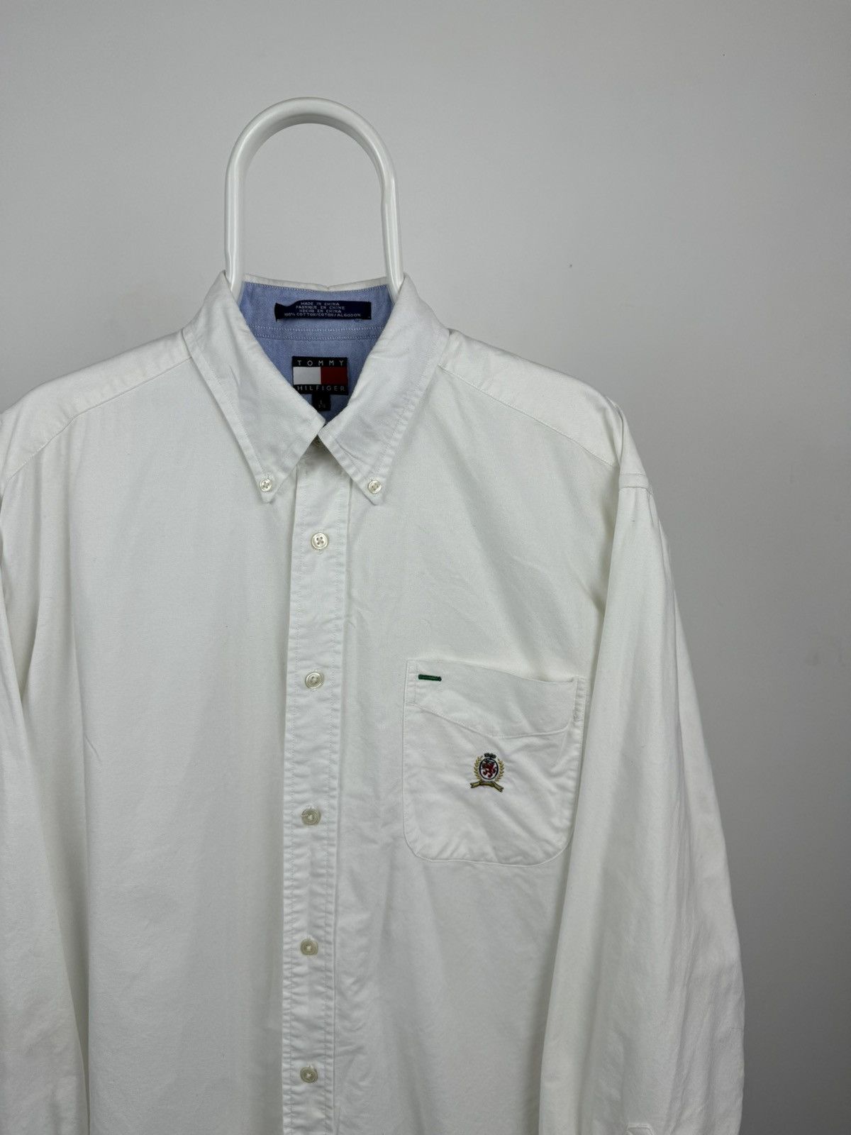 Tommy Hilfiger × Vintage Vintage Tommy Hilfiger Small Pocket Logo Shirt Size US L / EU 52-54 / 3 - 2 Thumbnail
