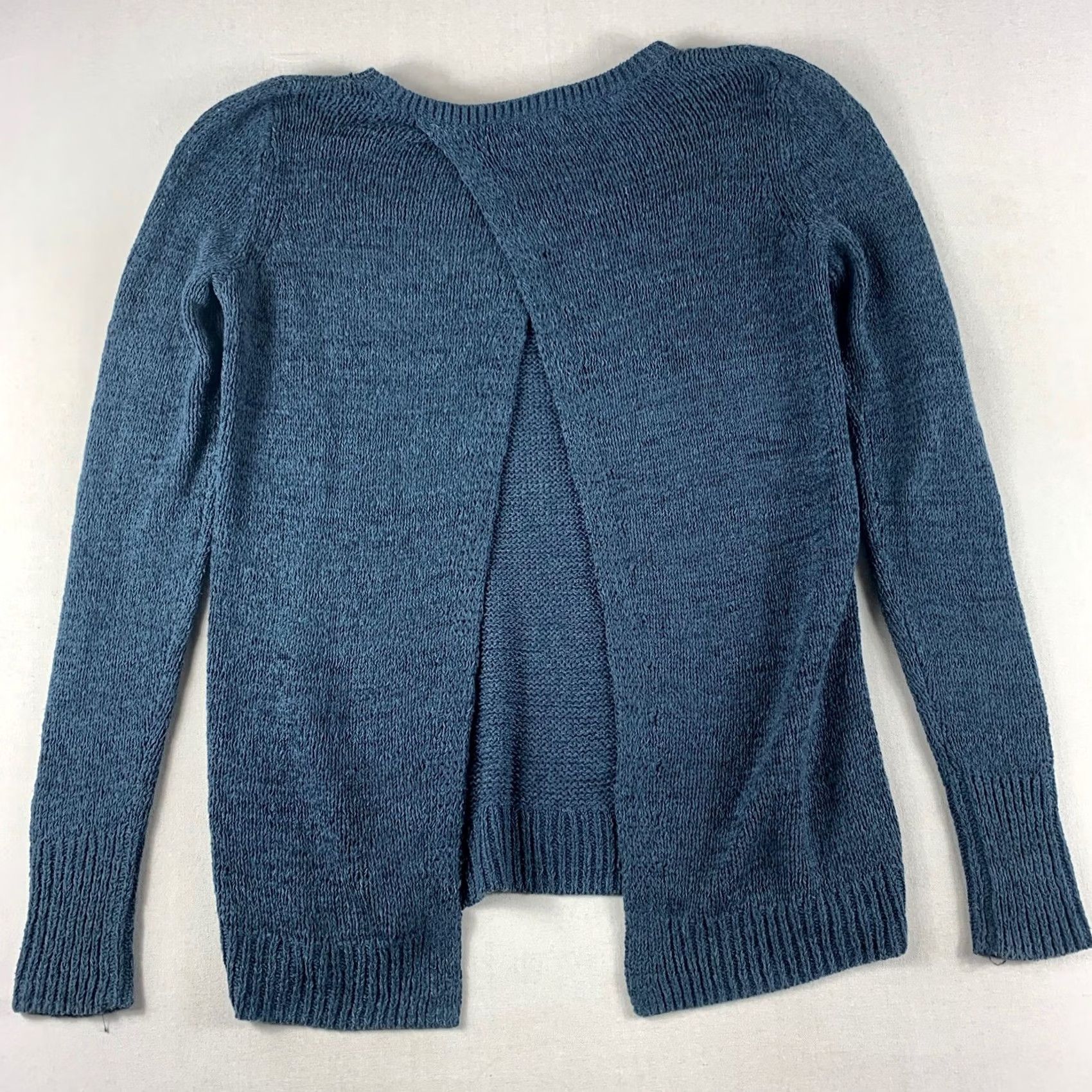 Abercrombie & Fitch ABERCROMBIE FITCH WOMENS SMALL BLUE SWEATER PULLOVER LONG SLEEVE KNIT BACK SLIT Size S / US 4 / IT 40 - 2 Thumbnail