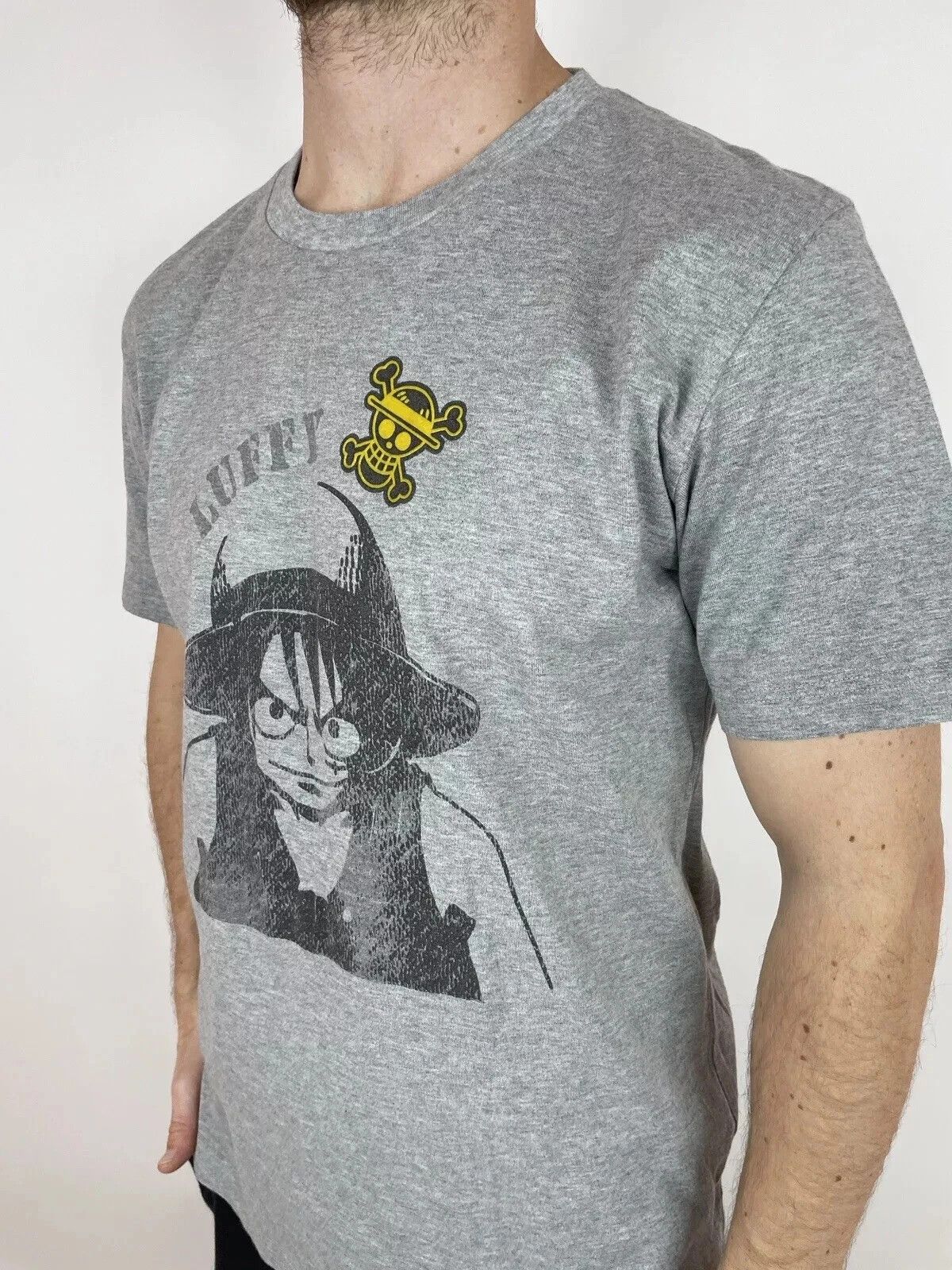 Uniqlo Uniqlo x One Piece Monkey D. Luffy Shirt Tee Gray Size US L / EU 52-54 / 3 - 2 Thumbnail