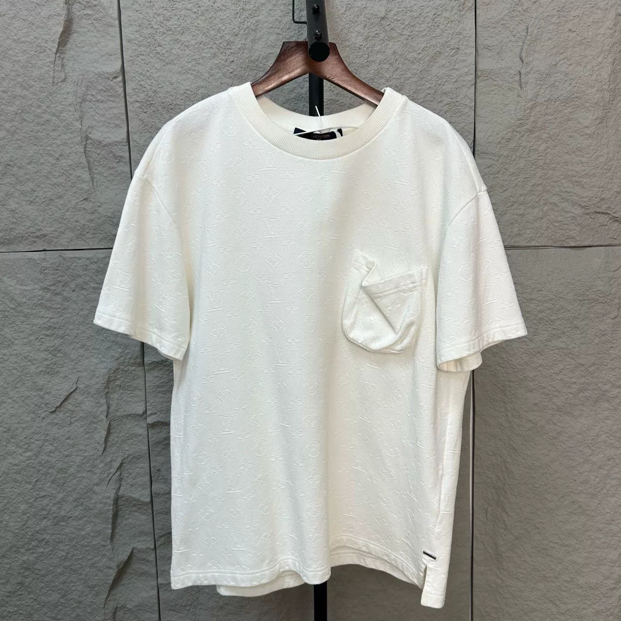 Louis Vuitton Louis Vuitton Monogram Embossed Short Sleeve Tee Size US S / EU 44-46 / 1 - 1 Thumbnail