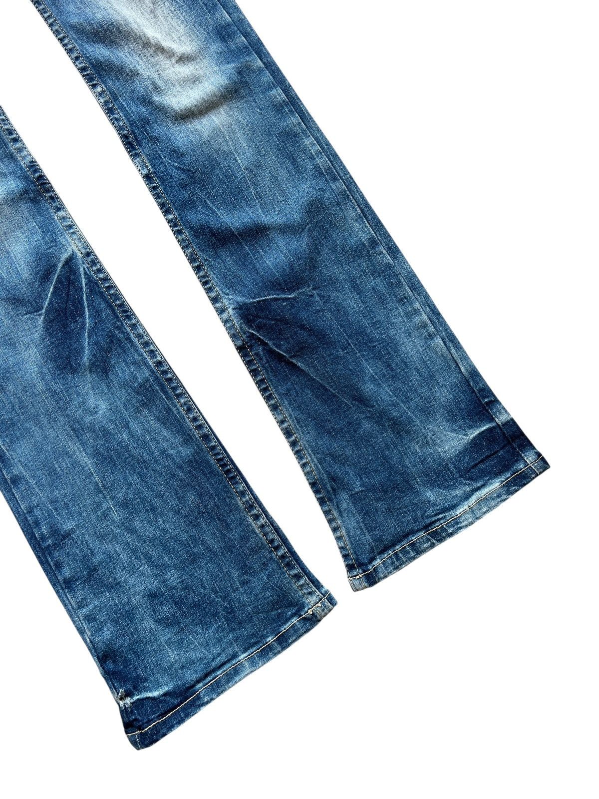 Japanese Brand 2000s Red Pepper Low Rise Embroidery Slim Flare Jeans Size US 30 / EU 46 - 4 Thumbnail