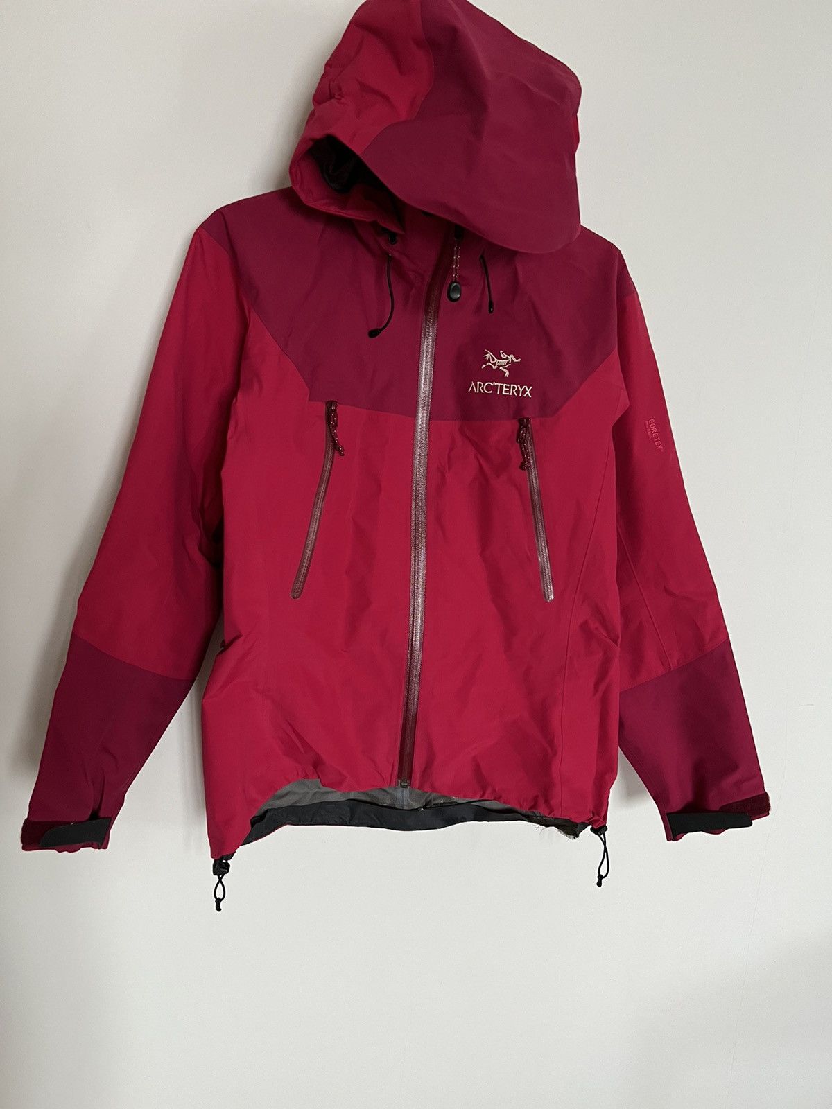 レッド【匿名配送】 訳アリARCTERYX ウェア　S GORE-TEX