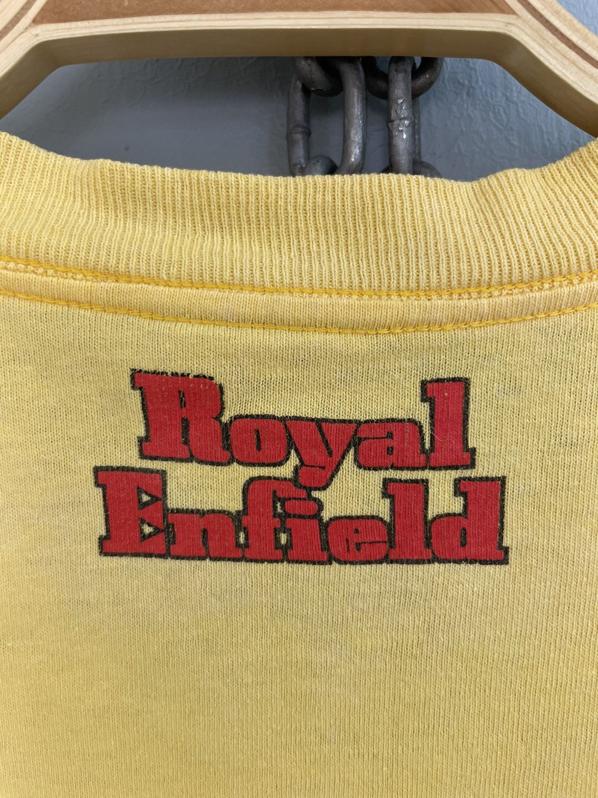 Indian Motorcycle Vintage 90s Royal Enfield Motorcycle t shirt Size US S / EU 44-46 / 1 - 5 Thumbnail