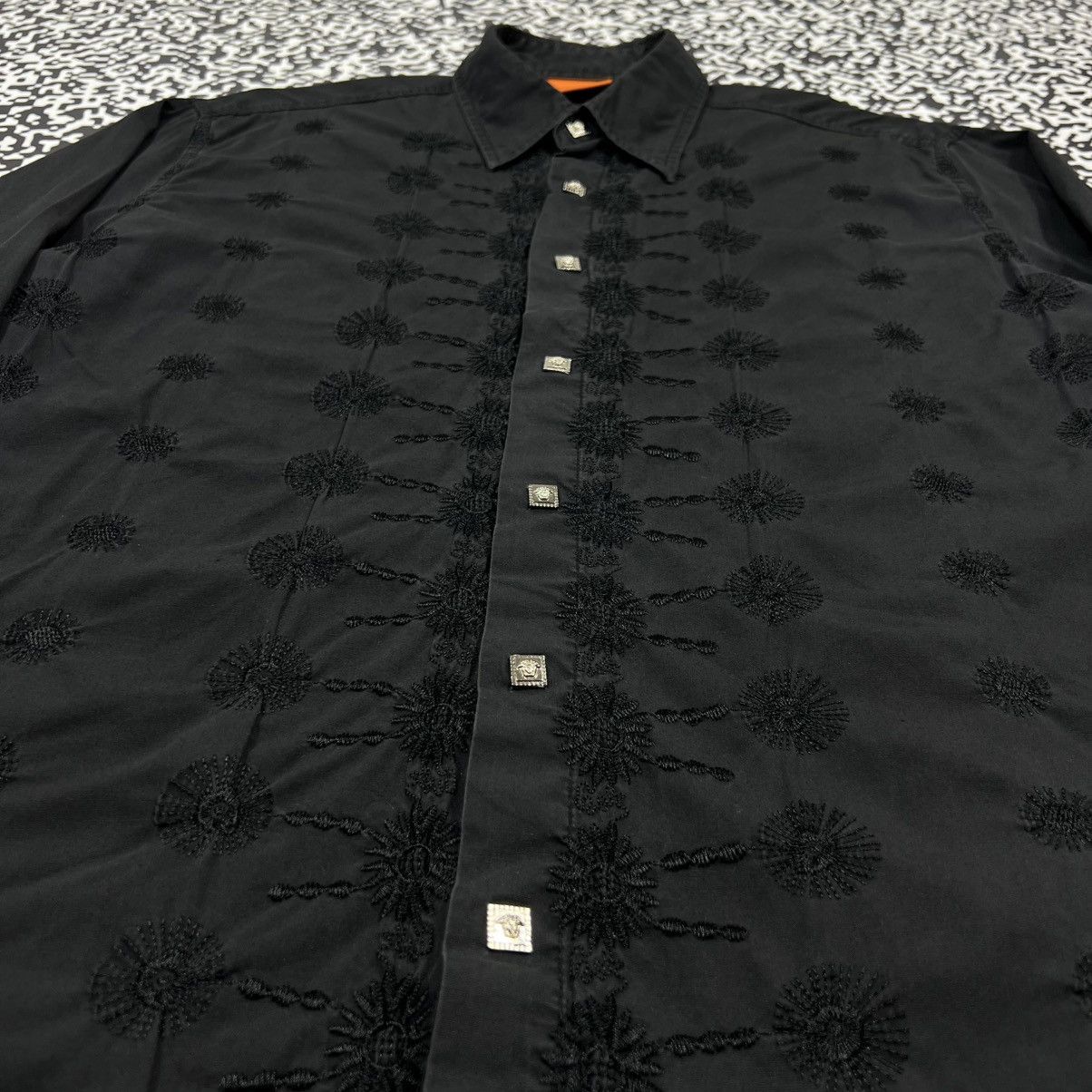 Versace RARE VERSACE DOLM Y2K Vintage Monogram Faded Luxury Shirt Size US XL / EU 56 / 4 - 4 Thumbnail