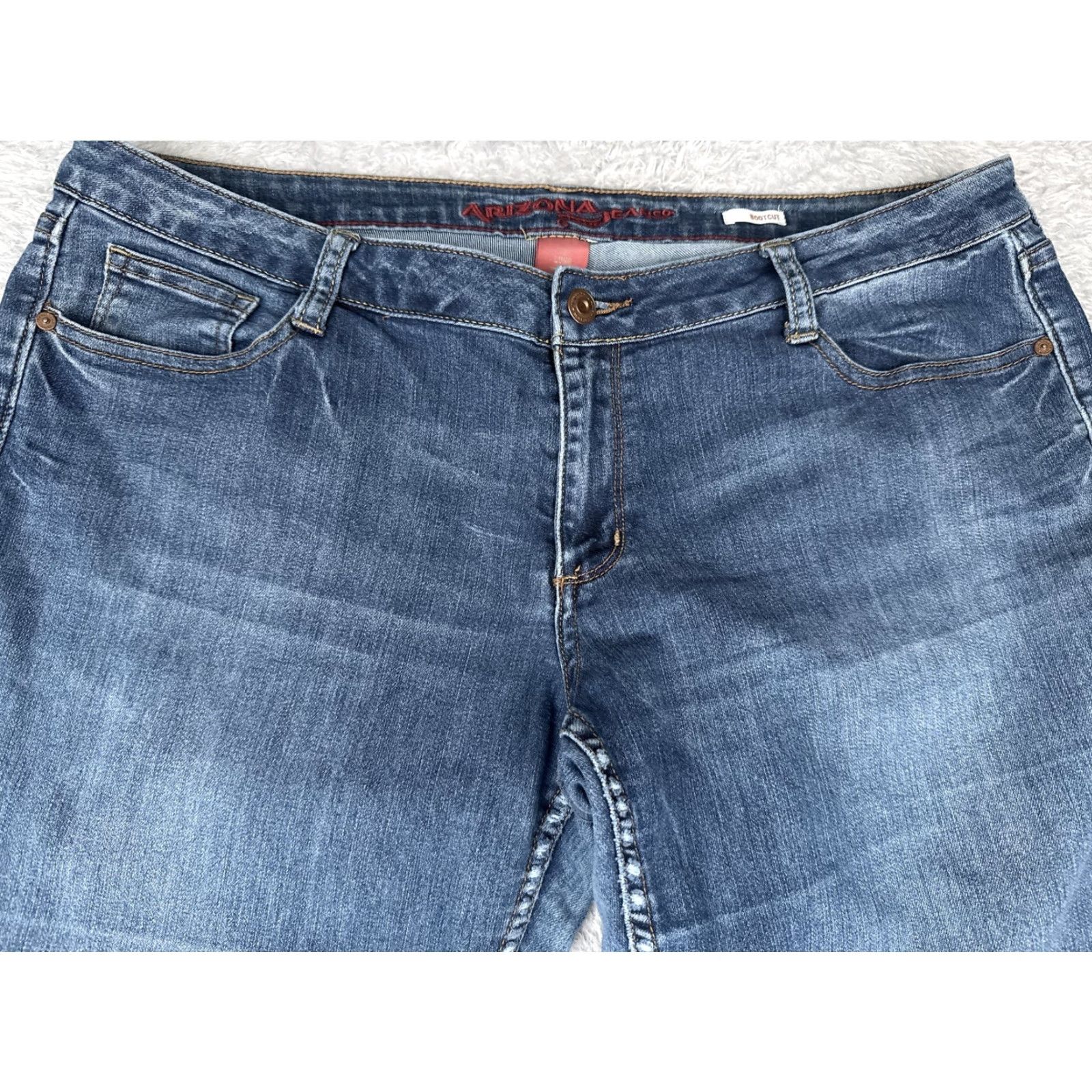 Vintage Arizona Jean Co Jeans Womens Bootcut Jeans 18 Blue Mid Rise Stretch Denim Medium Wash 5-Pocket Logo Zipper Button Girls Womens Size 40" / US 18 - 4 Thumbnail