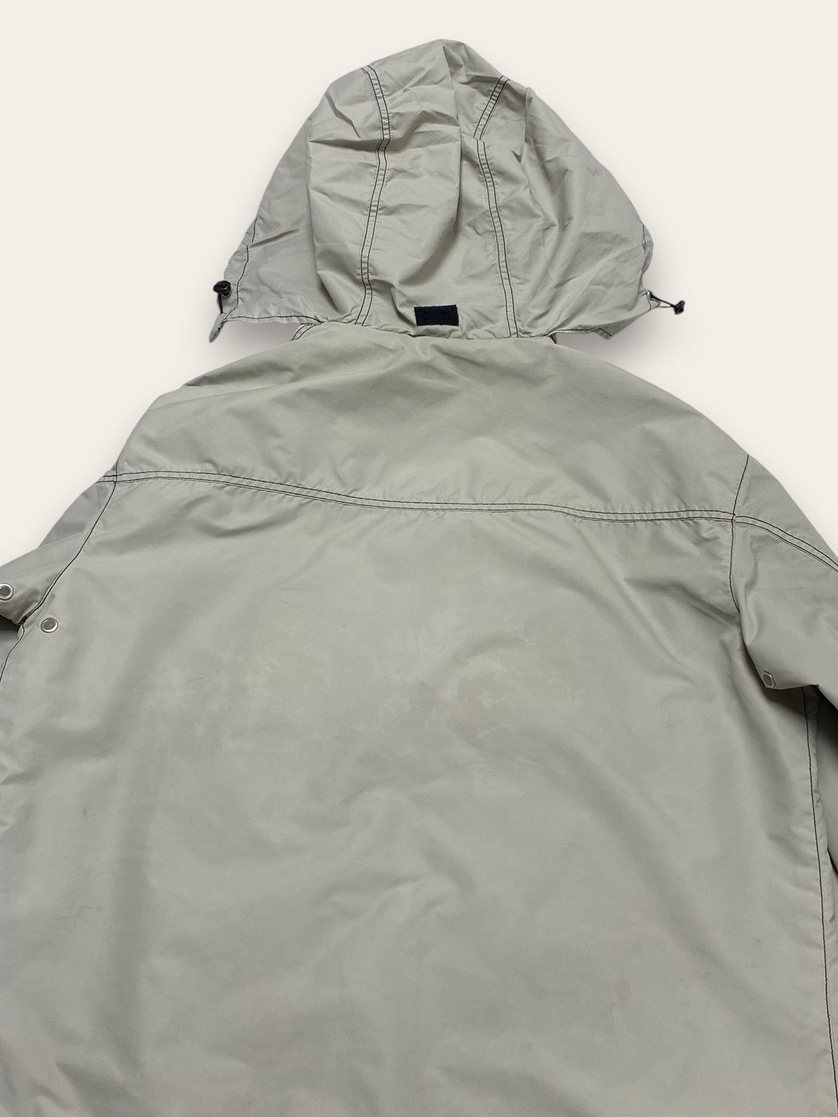Armani Vintage ARMANI JEANS Grey Lightweight Hood Jacket Shell Size US XL / EU 56 / 4 - 12 Thumbnail