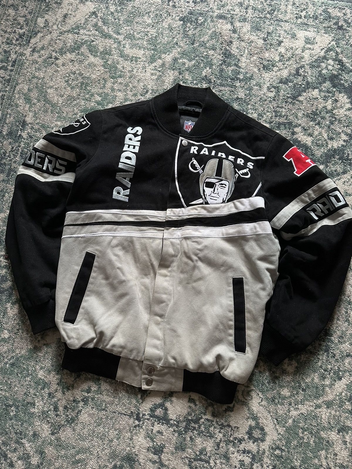 NFL VINTAGE NFL RAIDERS BIG LOGO EMBROIDERY BOMBER JACKET M Size US M / EU 48-50 / 2 - 2 Thumbnail