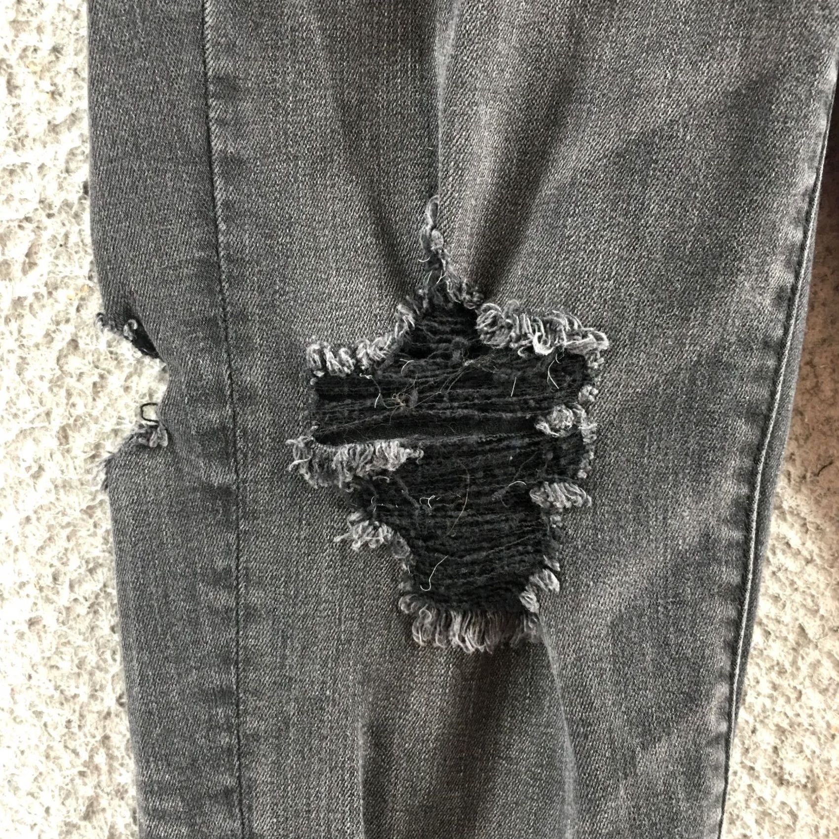 American Eagle Outfitters American Eagle Jeans Jegging Womens 2R Black Denim Distressed actual 27x25.5 Size 26" / US 2 / IT 38 - 5 Thumbnail
