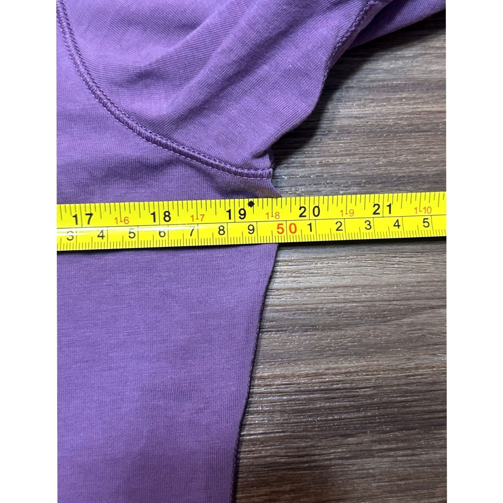 Lululemon Lululemon 5 Year Basic V-Neck T-Shirt Purple Mens Sz M Short Sleeve Activewear Size US M / EU 48-50 / 2 - 4 Thumbnail