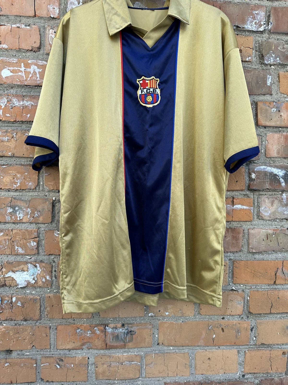 Other Barcelona jersey 2001/2002 Kluivert #9 Size US L / EU 52-54 / 3 - 2 Thumbnail