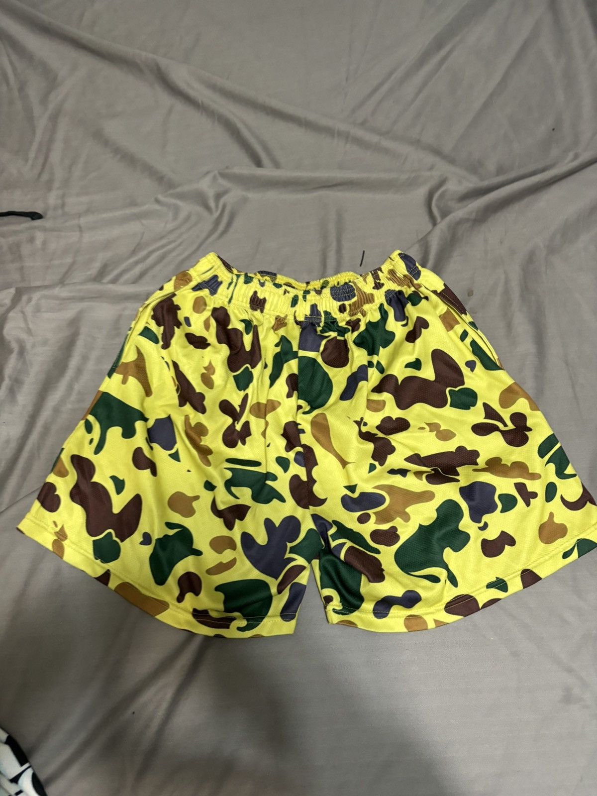 Other Off Brand Yellow Shorts Size US 30 / EU 46 - 2 Thumbnail