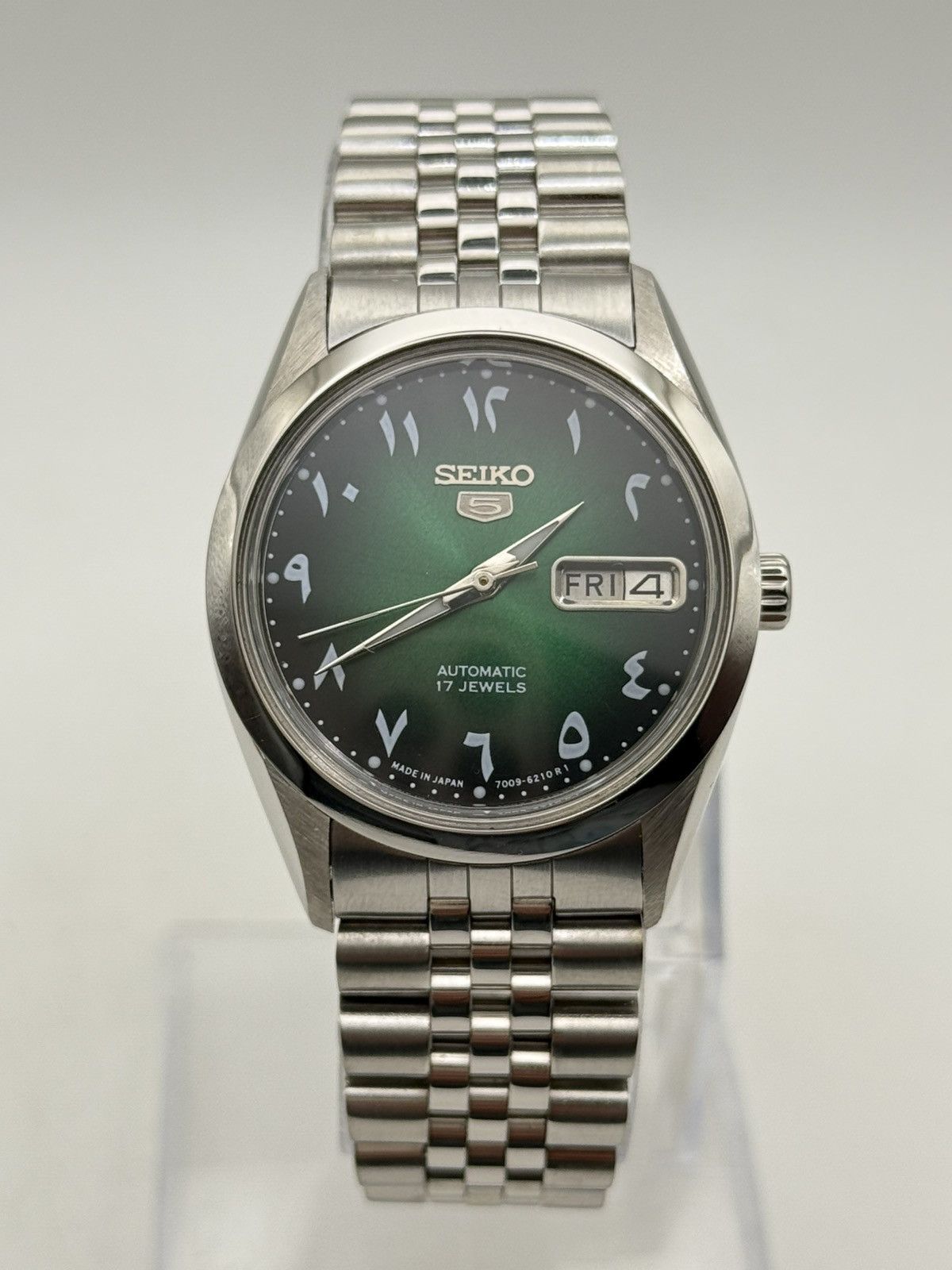 Seiko 5 Automatic Vintage MenS Green Arabic Dial Watch, Men's (Size 36)