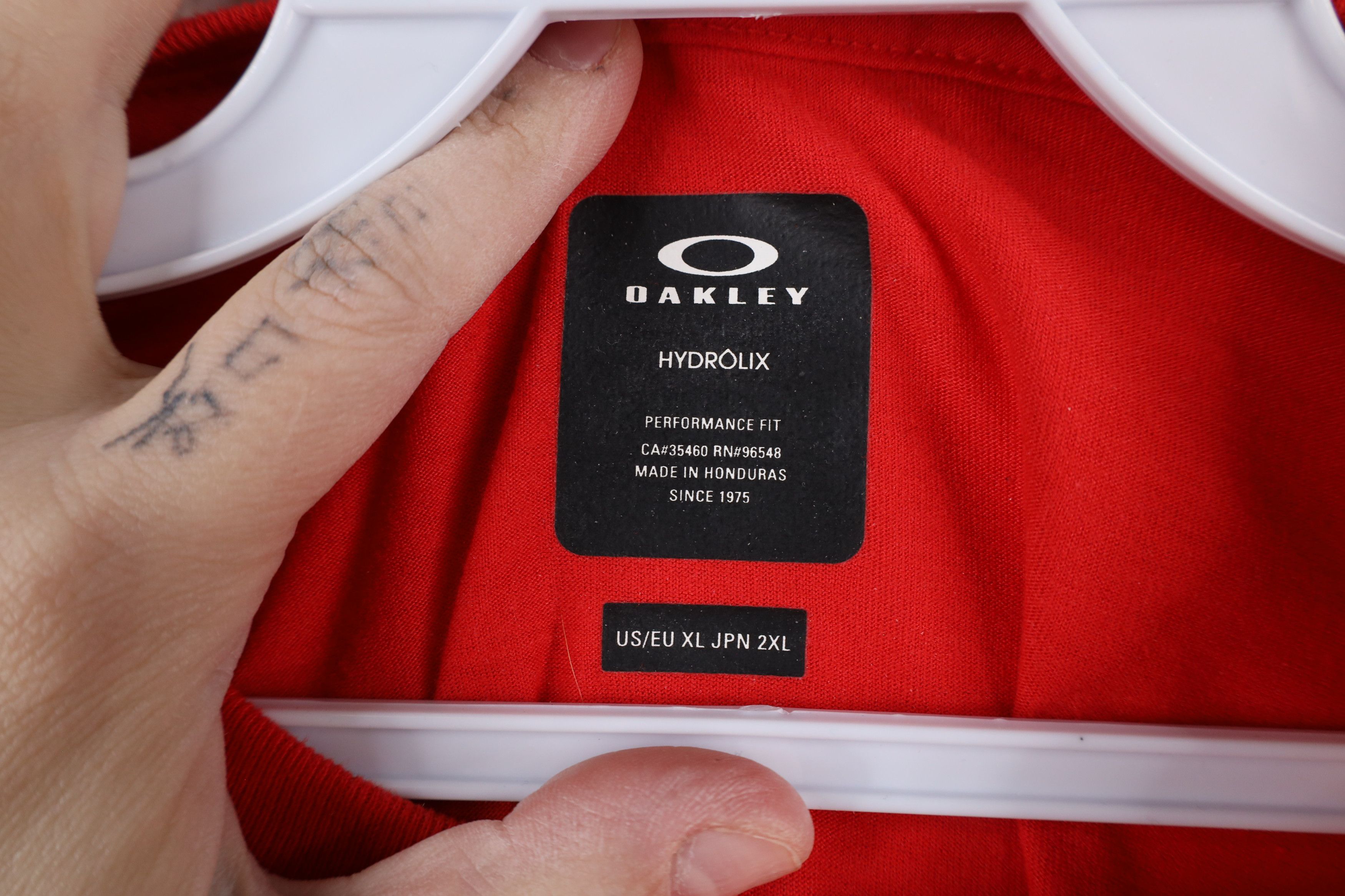 Oakley × Vintage Vintage Y2K Oakley Hydrolix Short Sleeve T-Shirt Red Size US XL / EU 56 / 4 - 7 Thumbnail