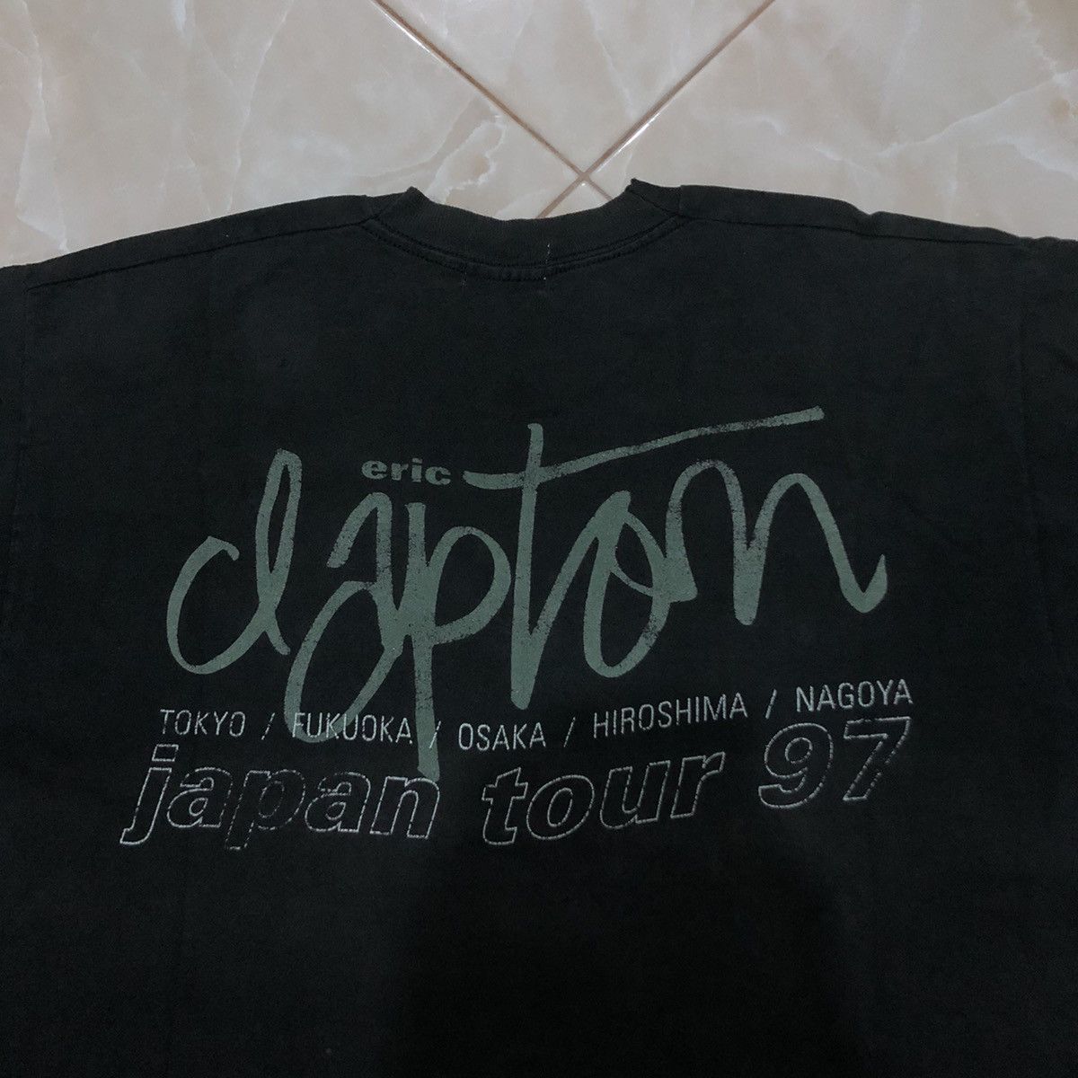 Vintage Vintage Eric Clapton Japan Tour 97 Shirt Size US M / EU 48-50 / 2 - 4 Thumbnail