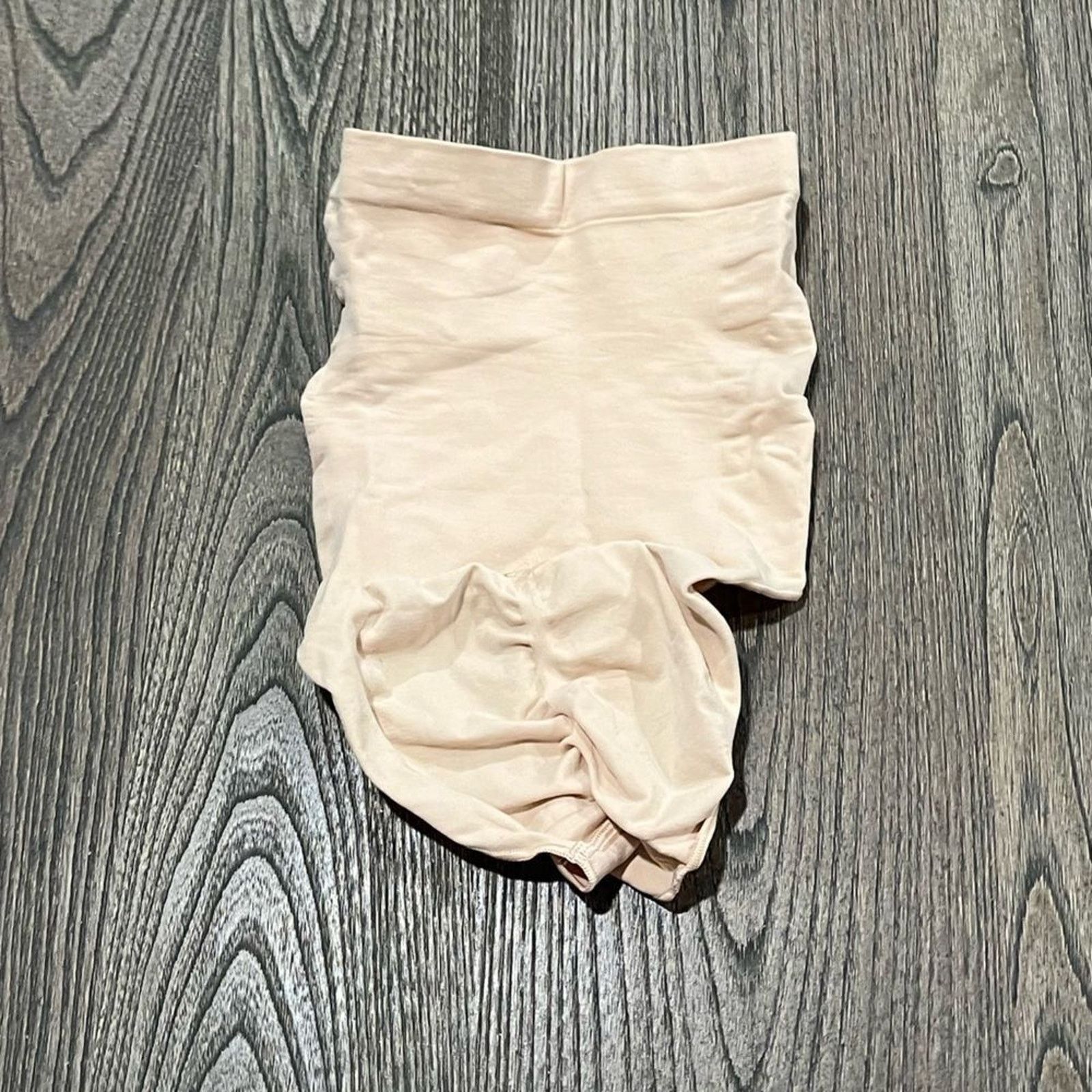 SKIMS NWOT Skims Body Conturing Hgih Stomache Cheeky Fit Nude XXS Size ONE SIZE - 3 Thumbnail