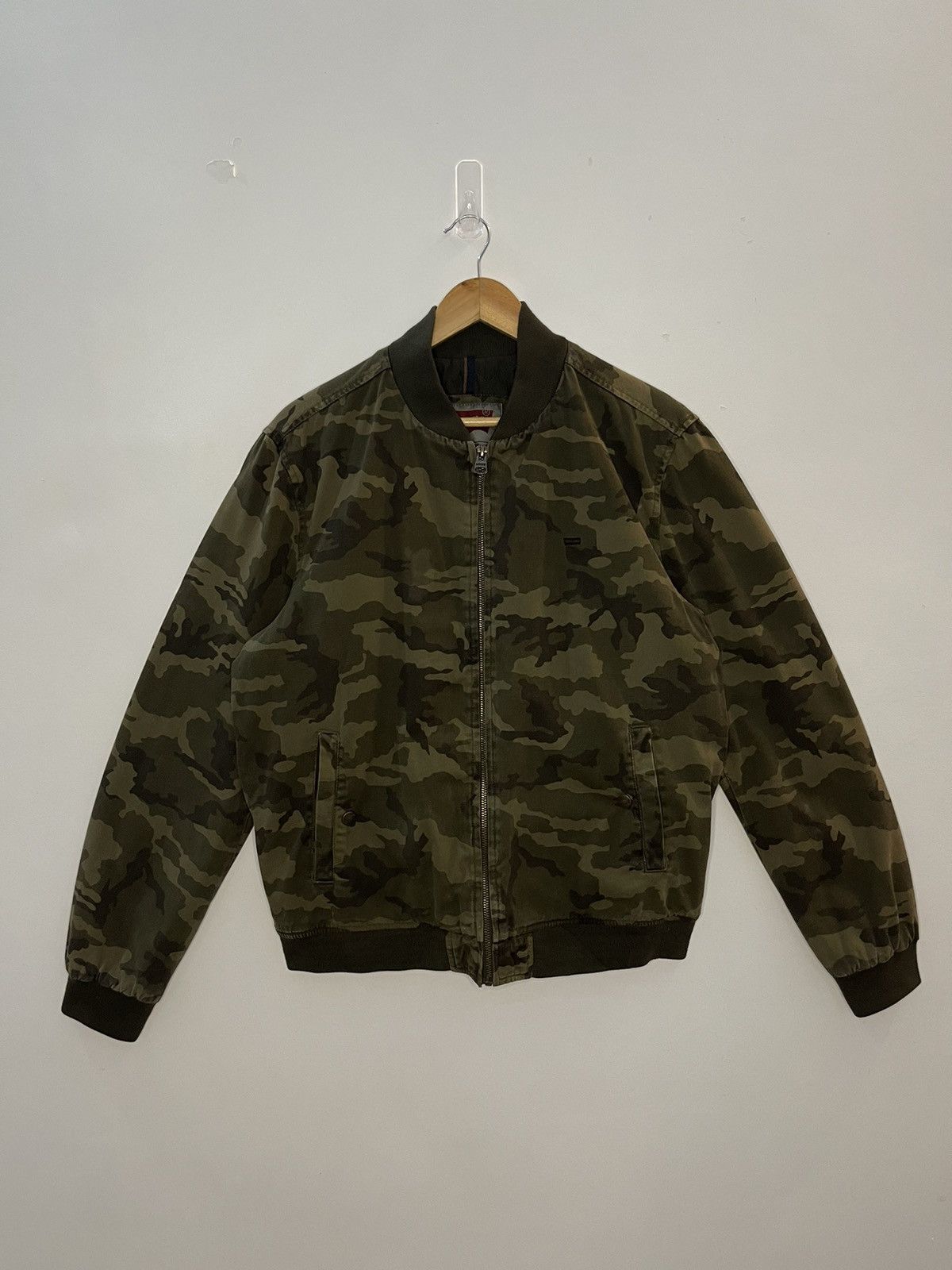 Levi's × Vintage Vintage Levi’s Camouflage Bomber Jacket Size US M / EU 48-50 / 2 - 1 Thumbnail