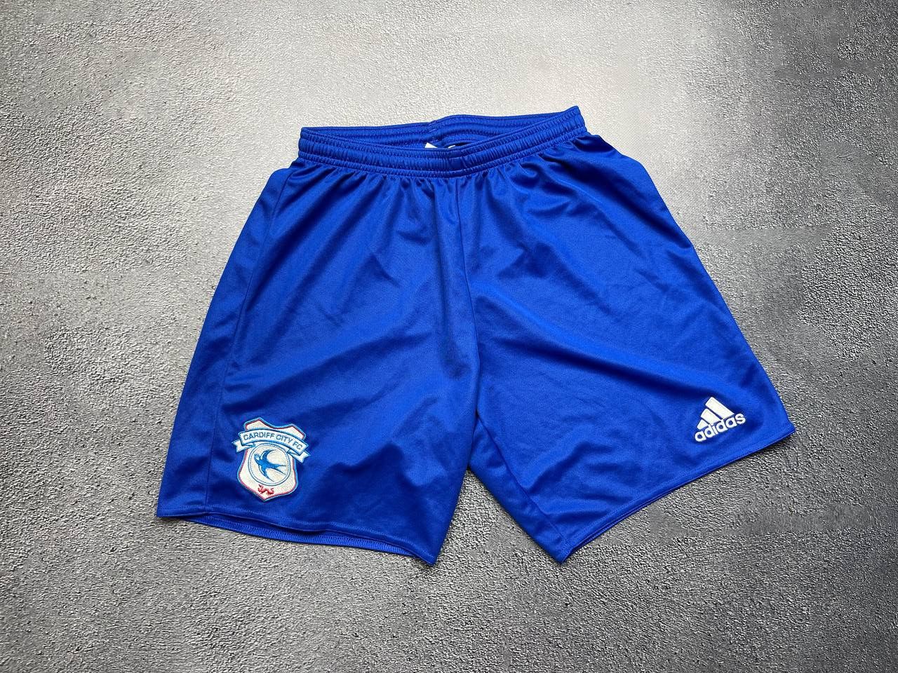 Adidas Vintage Cardiff Blue Umbro Shorts Size S Size US 34 / EU 50 - 1 Thumbnail