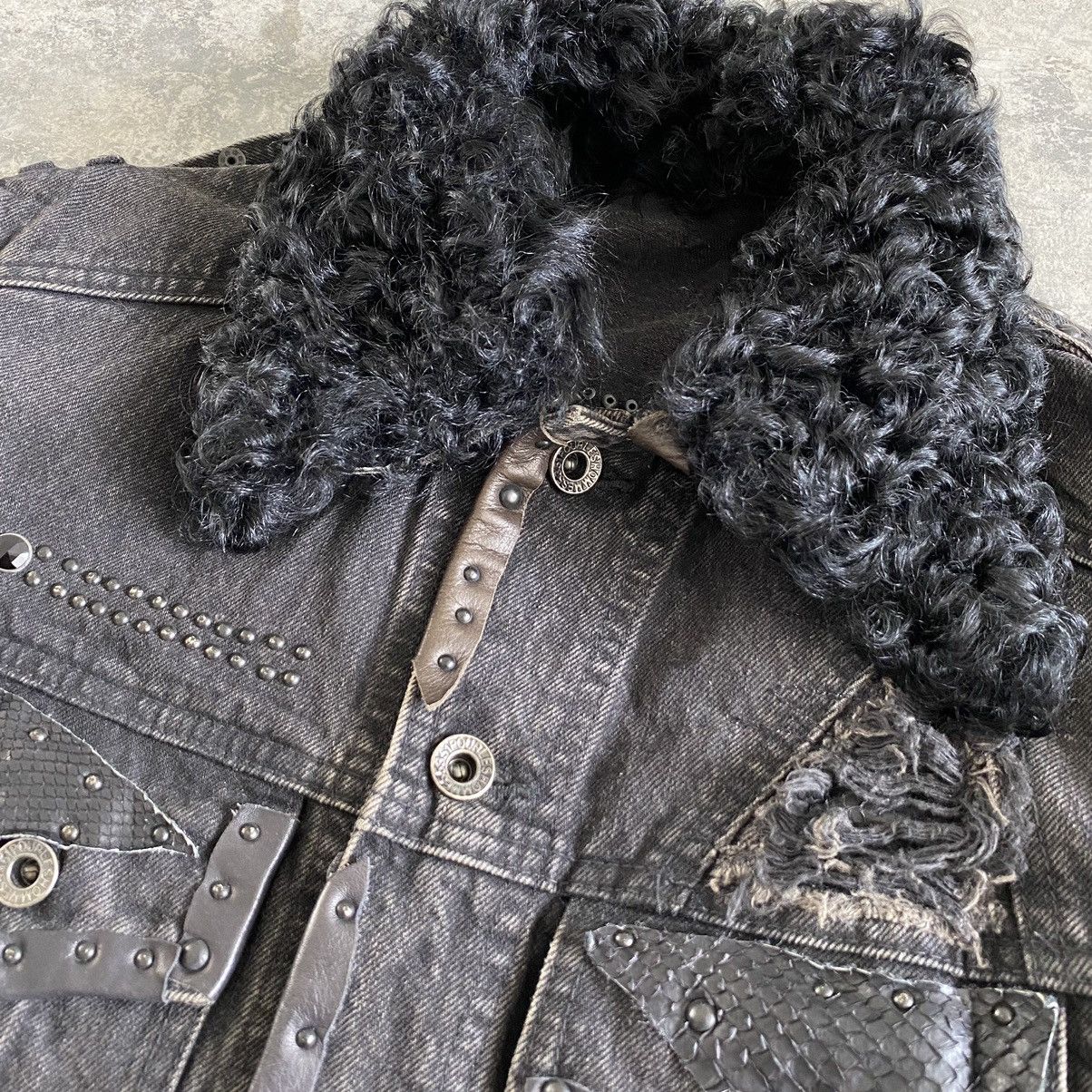 5351 POUR LES HOMMES 5351 Pour Les Homme Studded Distressed Fur Denim Jacket Size US S / EU 44-46 / 1 - 11 Thumbnail