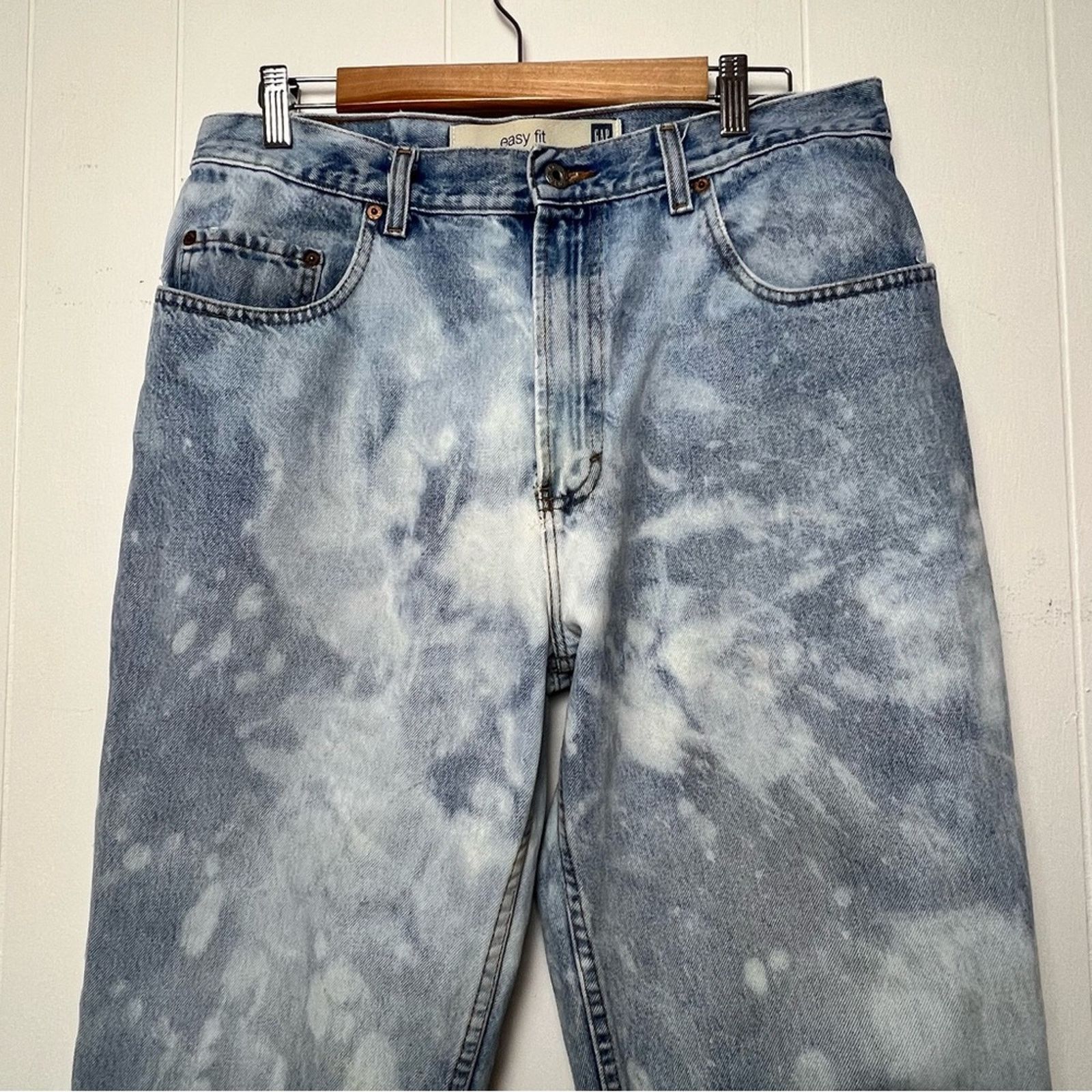 Gap Gap Distressed Marble Bleached Upcycled High Waist Mom Jean Size 32" / US 10 / IT 46 - 12 Thumbnail