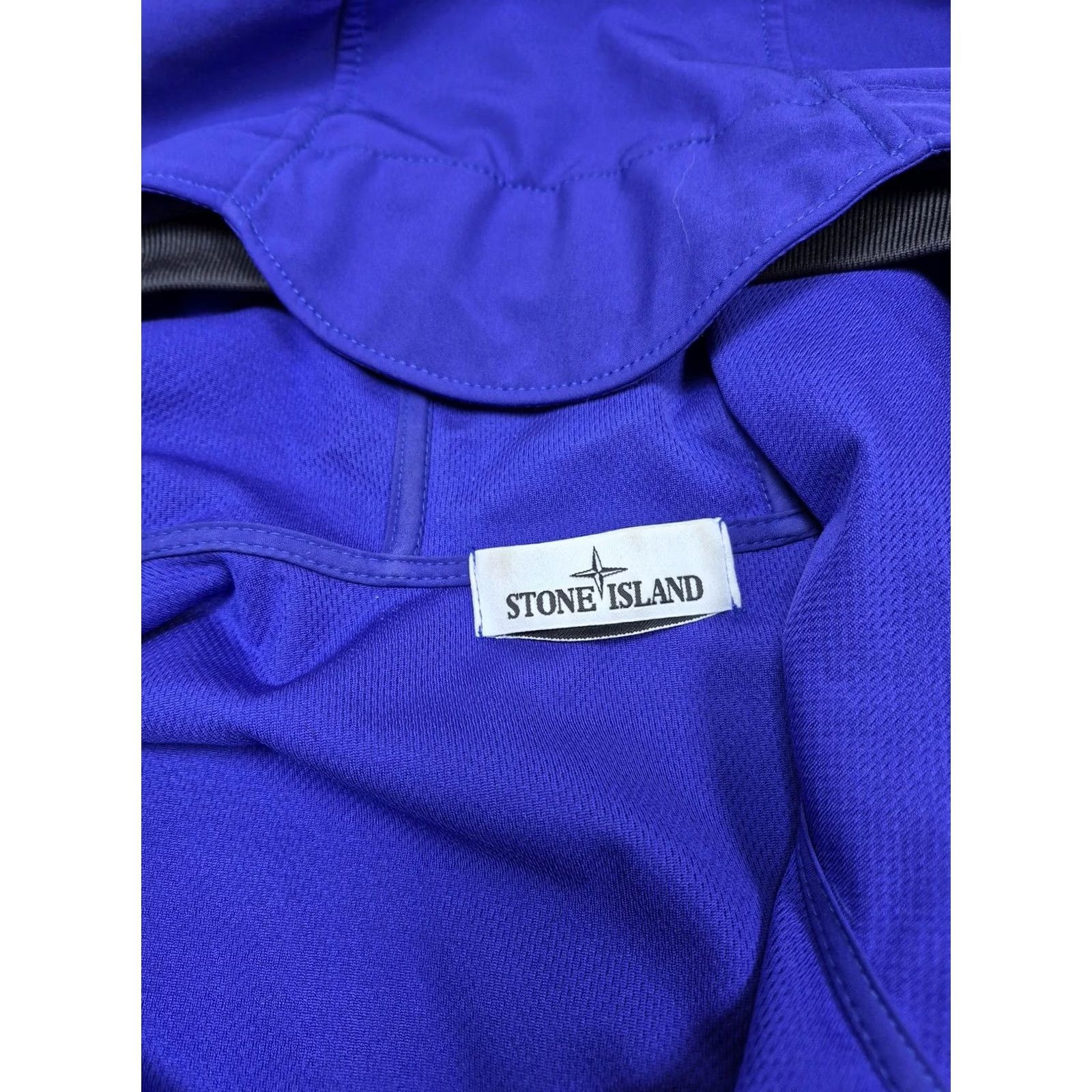 Stone Island Stone Island Jacket Mens XL Blue Light Soft Shell-R Hooded Full Zip Windbreaker Lined Pockets 761540427 Size US XL / EU 56 / 4 - 4 Thumbnail