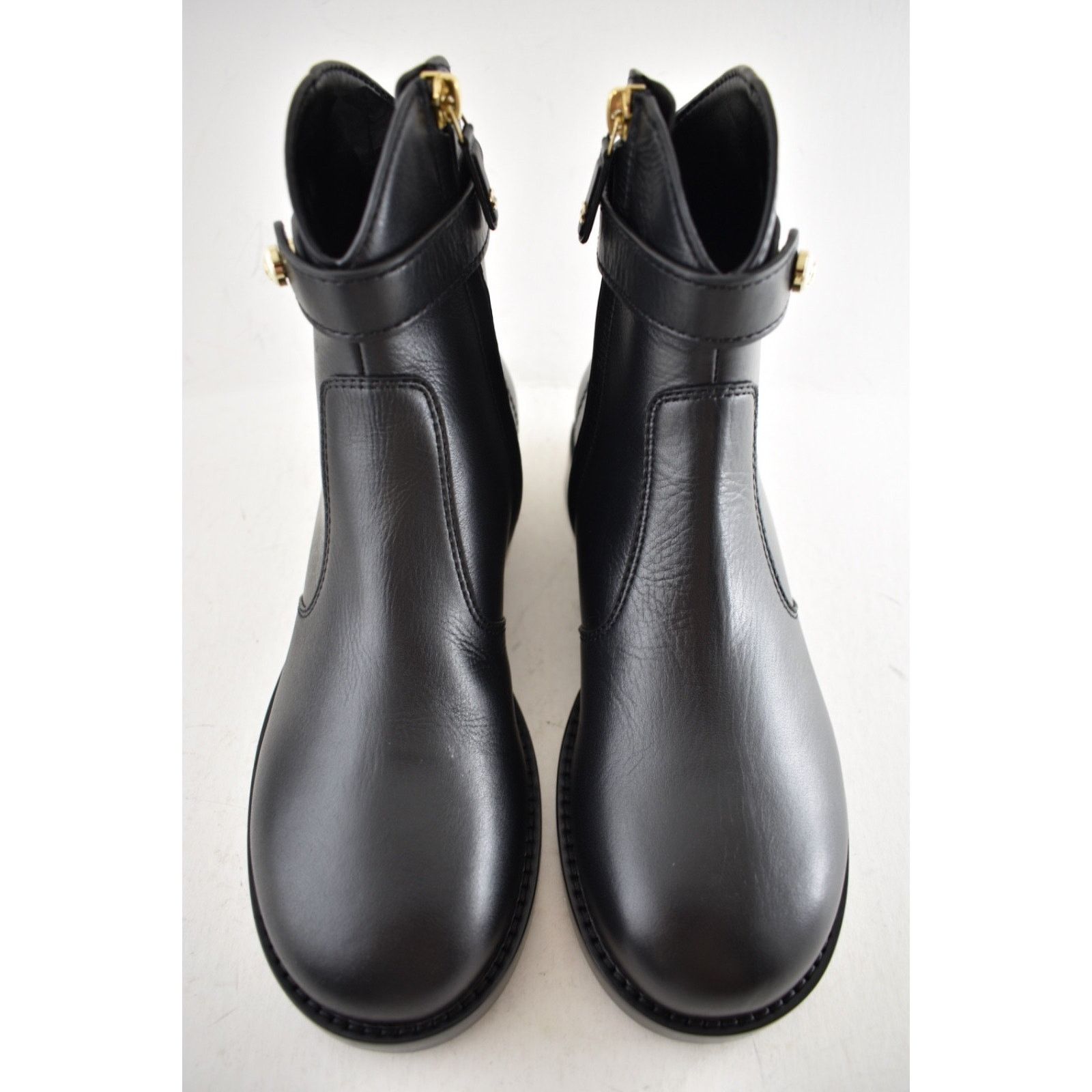 Chanel Chanel 24K Black Calfskin Pearl CC Western Ankle Boots 37 Size US 6 / IT 36 - 9 Thumbnail