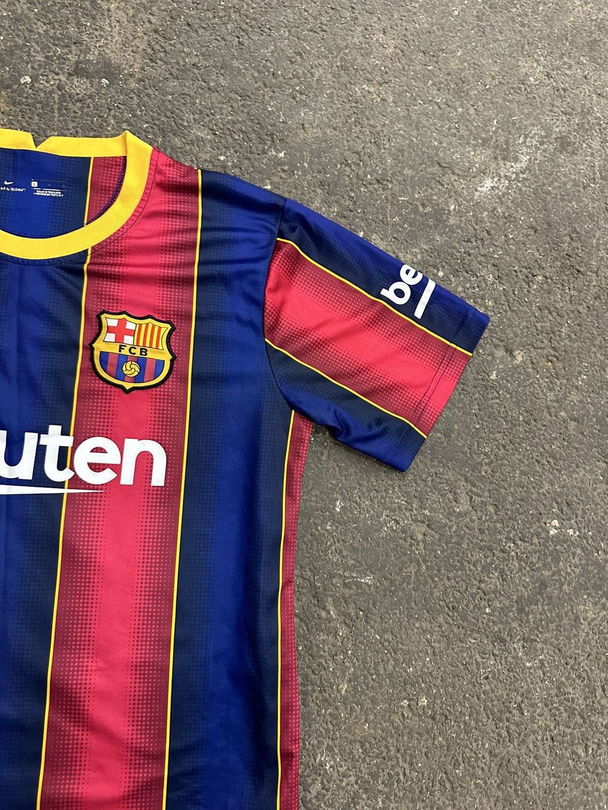 Vintage Barcelona soccer jersey Size US L / EU 52-54 / 3 - 4 Thumbnail