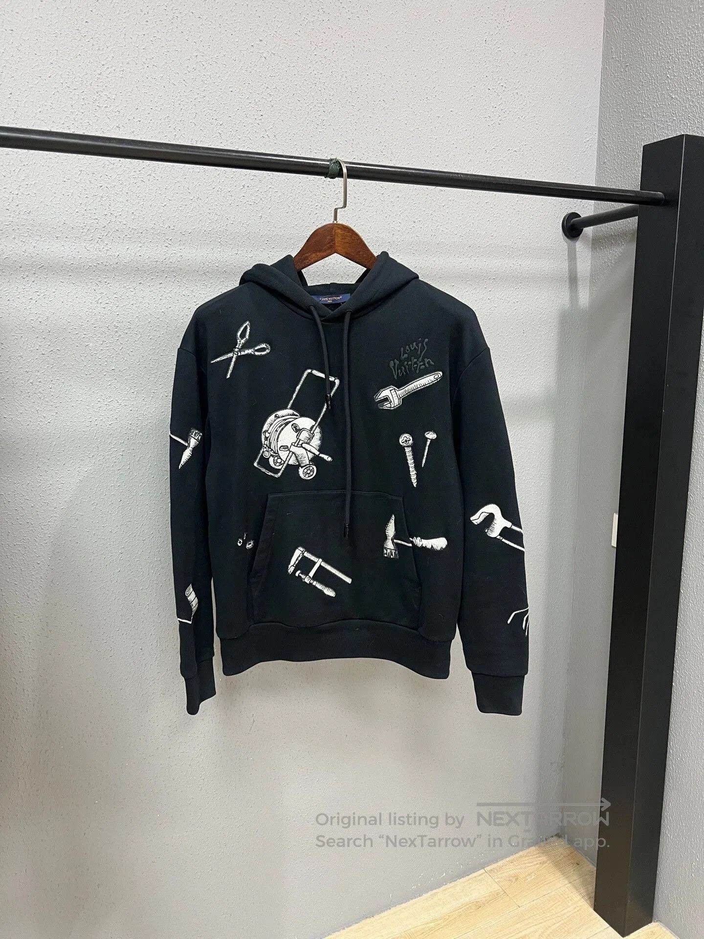 Louis Vuitton Louis Vuitton LV Black Embroidered Utility Hoodie. Size US S / EU 44-46 / 1 - 1 Thumbnail