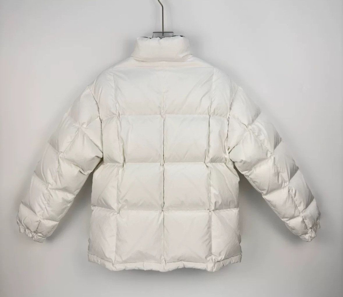 Louis Vuitton Louis Vuitton White classic leather logo button down jacket Size US S / EU 44-46 / 1 - 4 Thumbnail