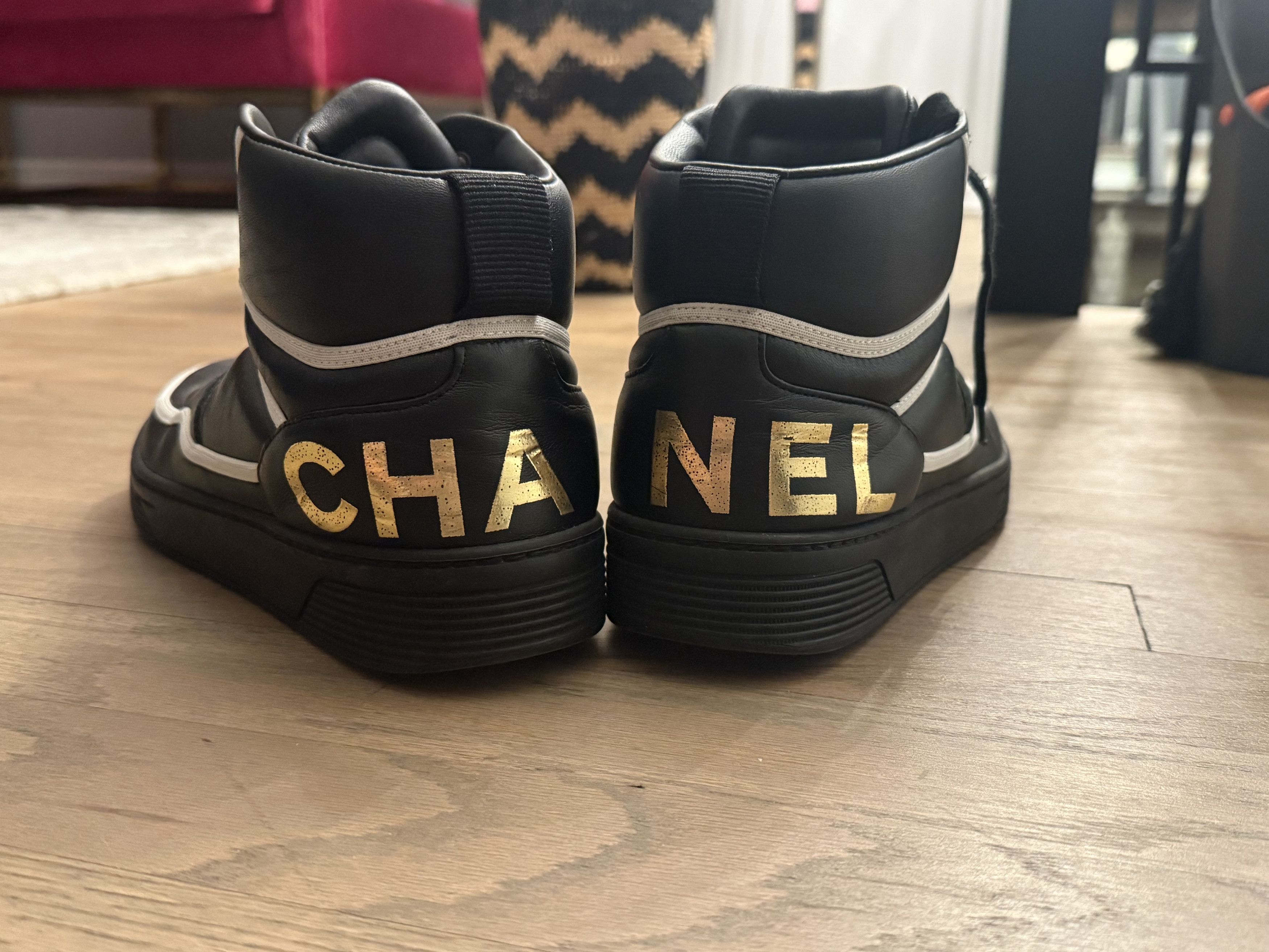 Chanel Chanel CHANEL Coco Mark High-top Sneakers in Black Size US 9.5 / IT 39.5 - 5 Thumbnail