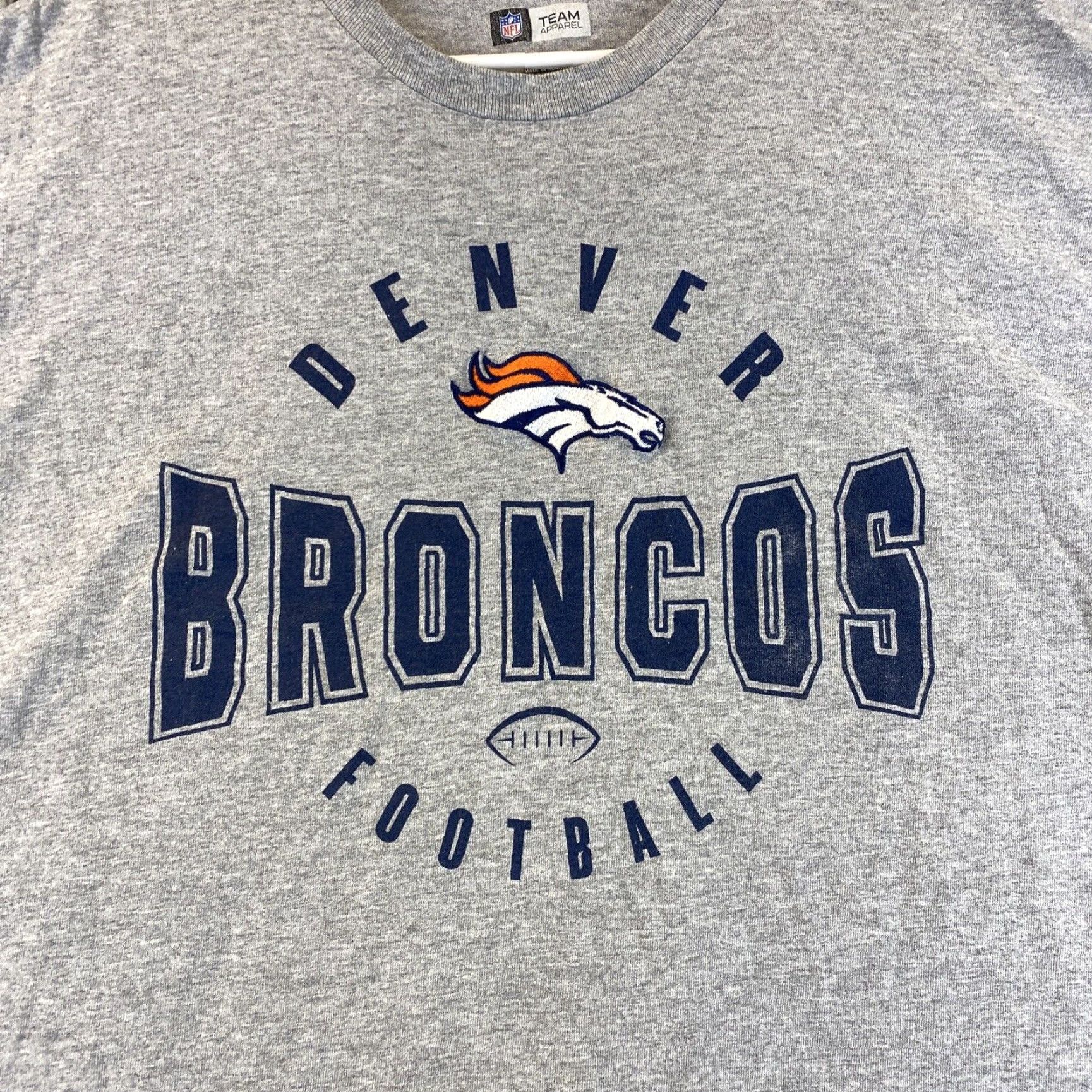 NFL VINTAGE Denver Broncos T-Shirt Graphic Shirt Men XL Gray 1990s NFL Football Mens XL Size US XL / EU 56 / 4 - 2 Thumbnail
