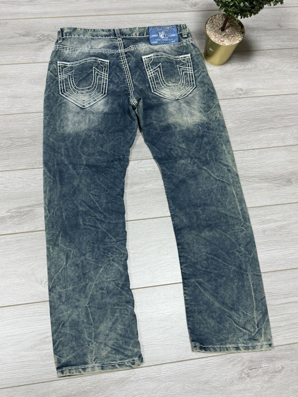 True Religion True Religion white stitched horse shoe vintage denim jeans Size US 36 / EU 52 - 4 Thumbnail