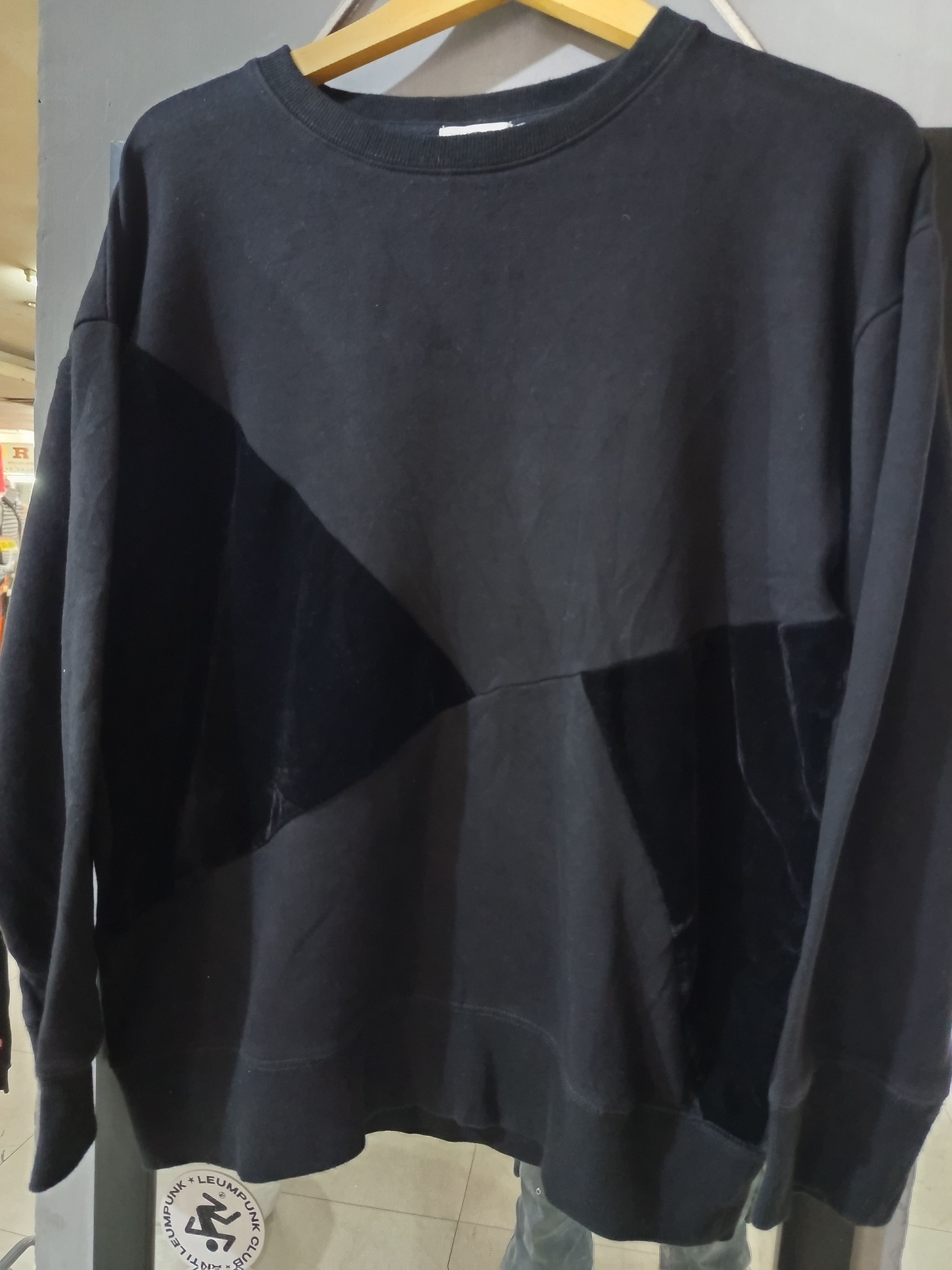 Japanese Brand KOE Black Velvet Panel Crewneck Sweatshirt Mid 2010s Japan Size US L / EU 52-54 / 3 - 2 Thumbnail