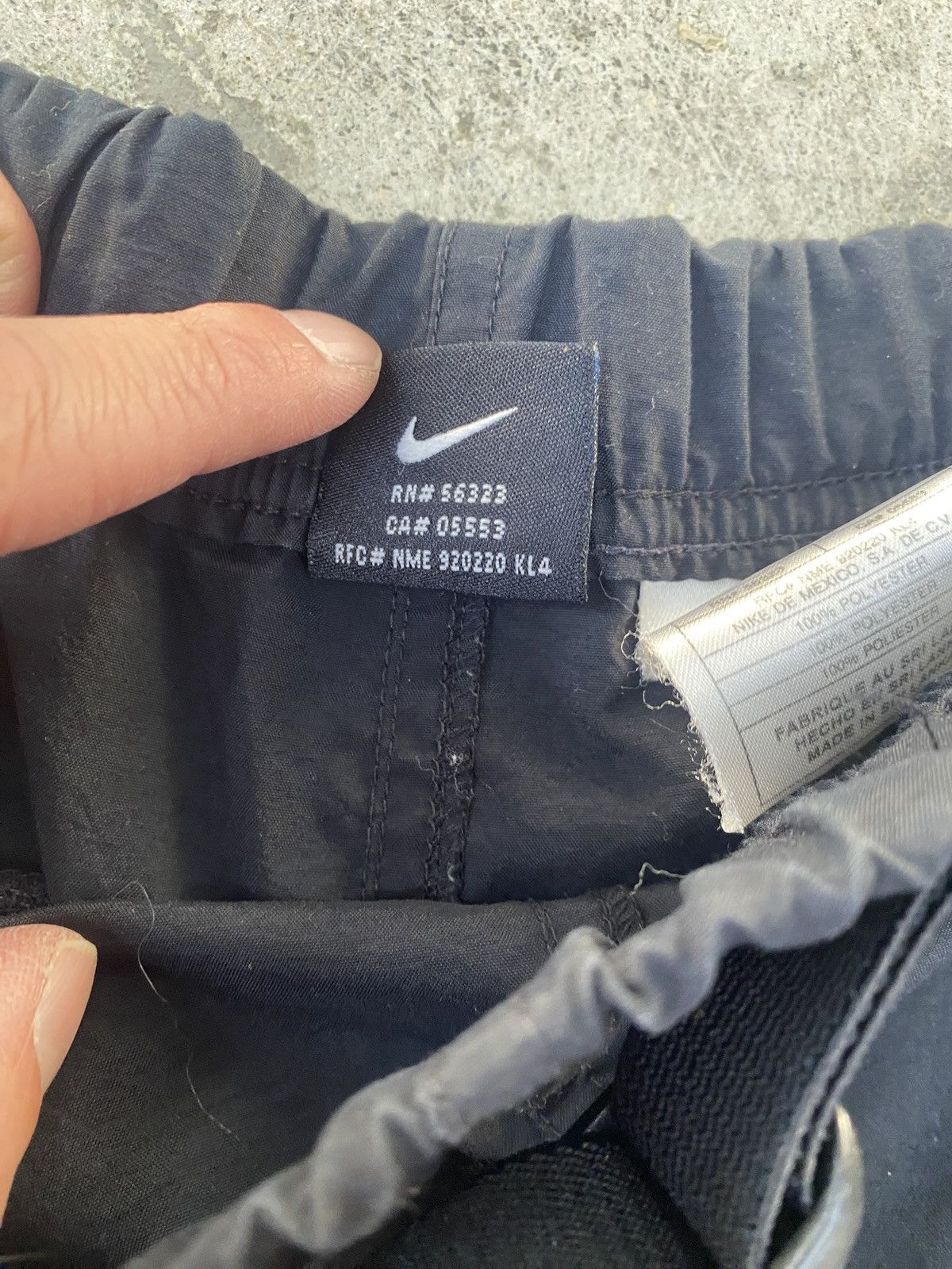 Nike ACG Nike ACG Black Shorts Size US 33 - 5 Thumbnail