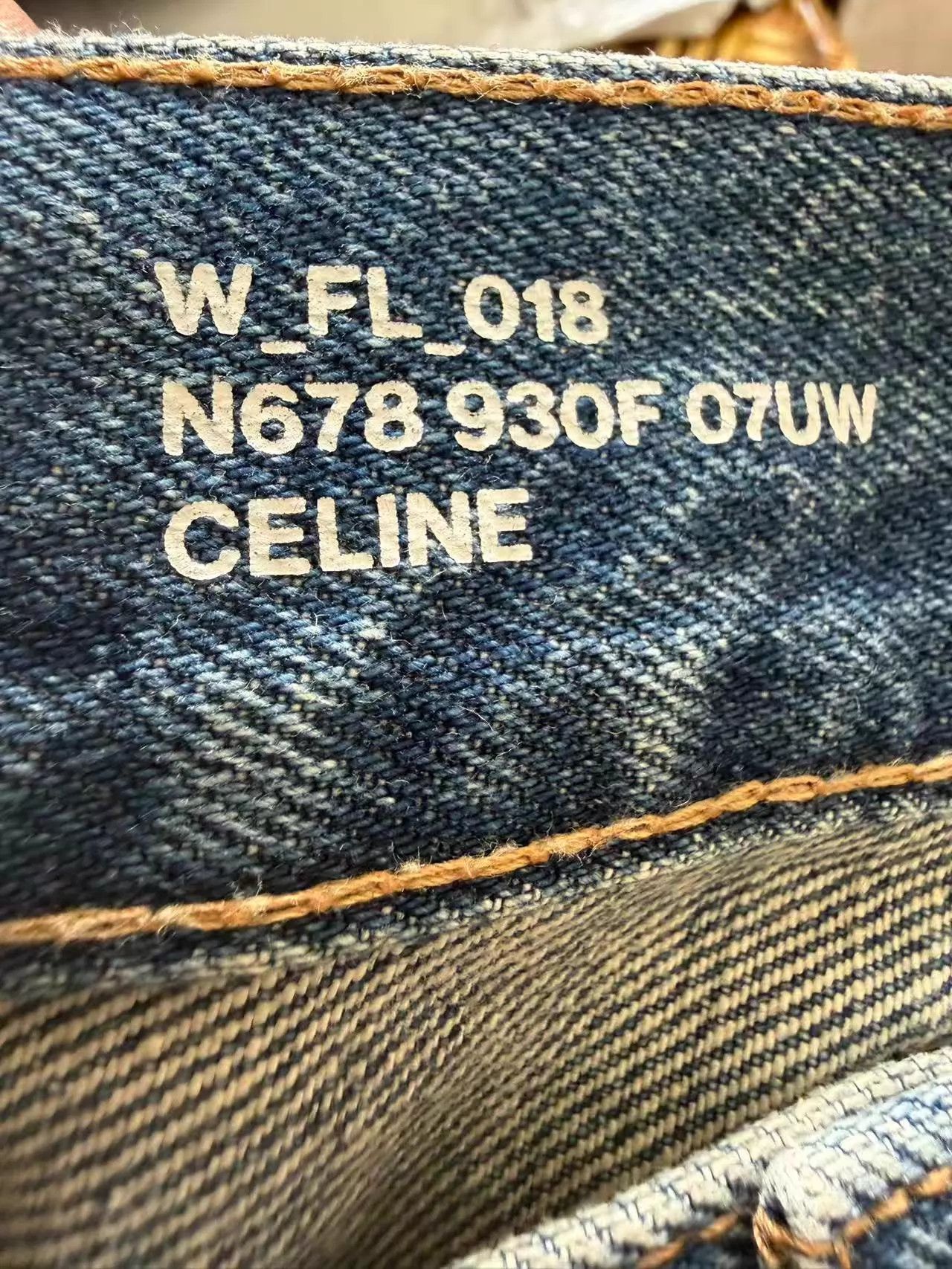 Celine Celine Gold Buckle Jeans 25 Like New Size 25" / US 0 / IT 36 - 3 Thumbnail