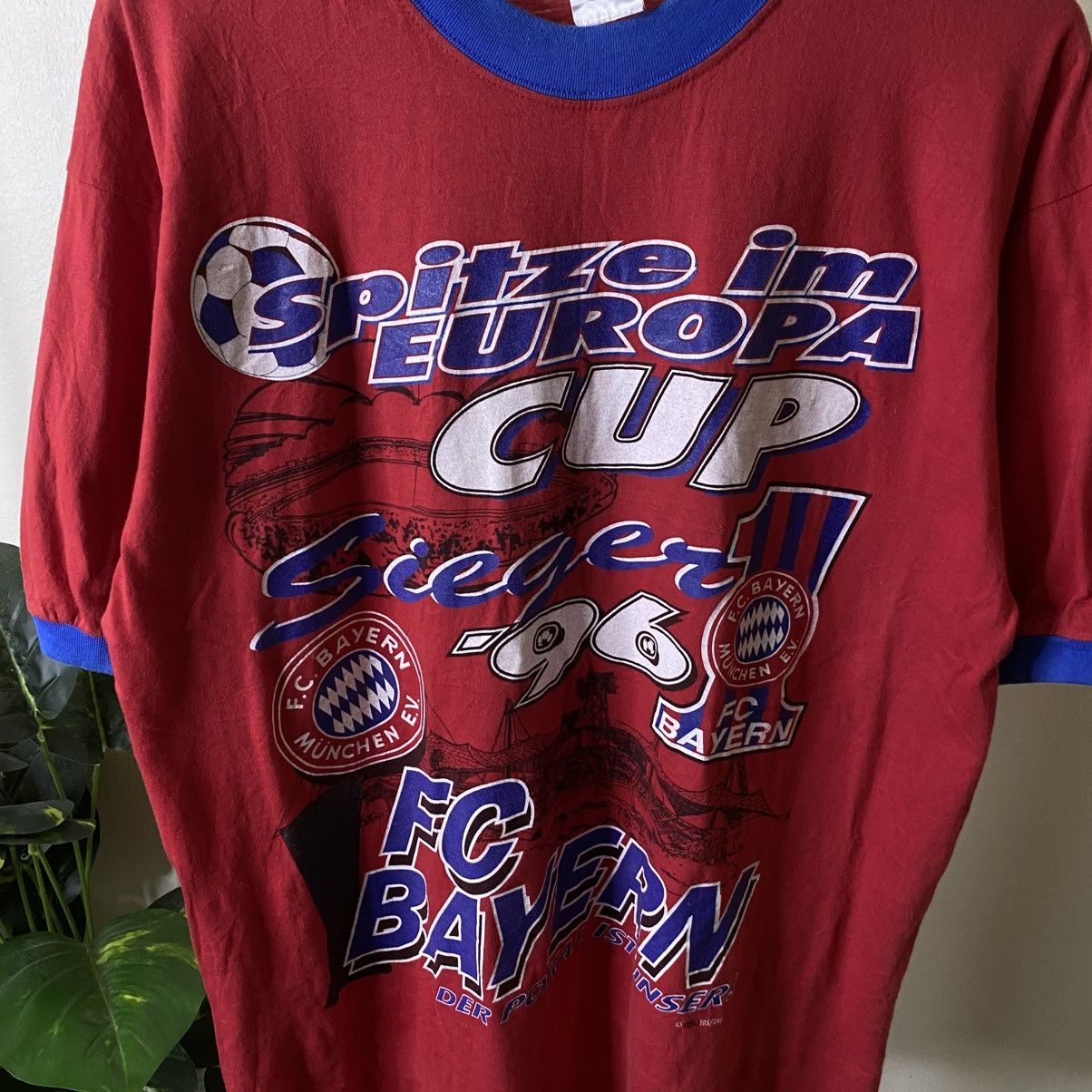 Vintage Vintage 1996 FC Bayern Munich Soccer UEFA Cup Champions Tee Size US L / EU 52-54 / 3 - 2 Thumbnail