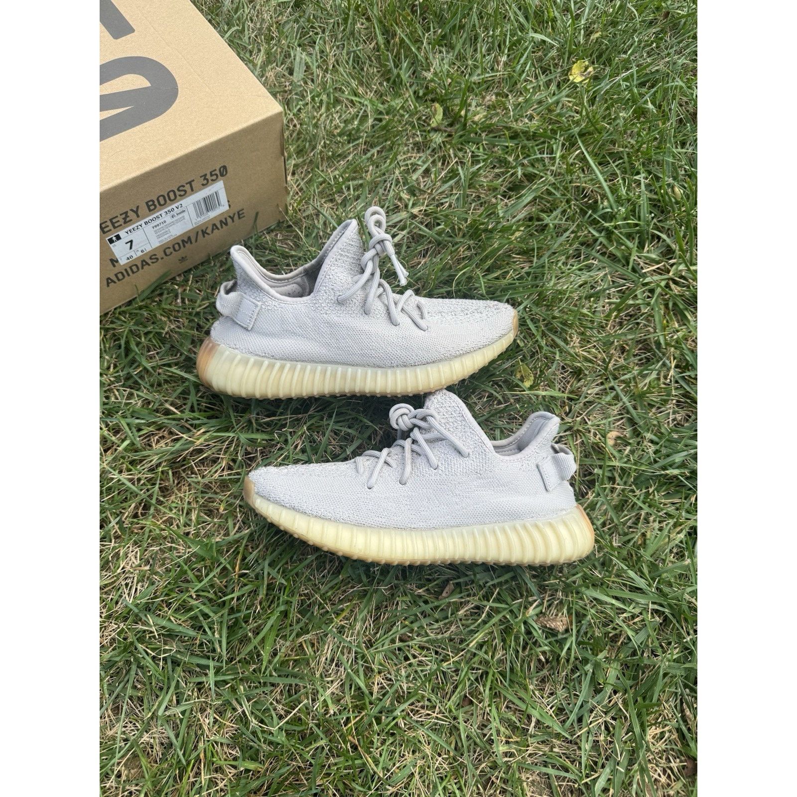 adidas Yeezy Boost 350 V2 Low Sesame Size 7 Men’s / 8.5 Wmns