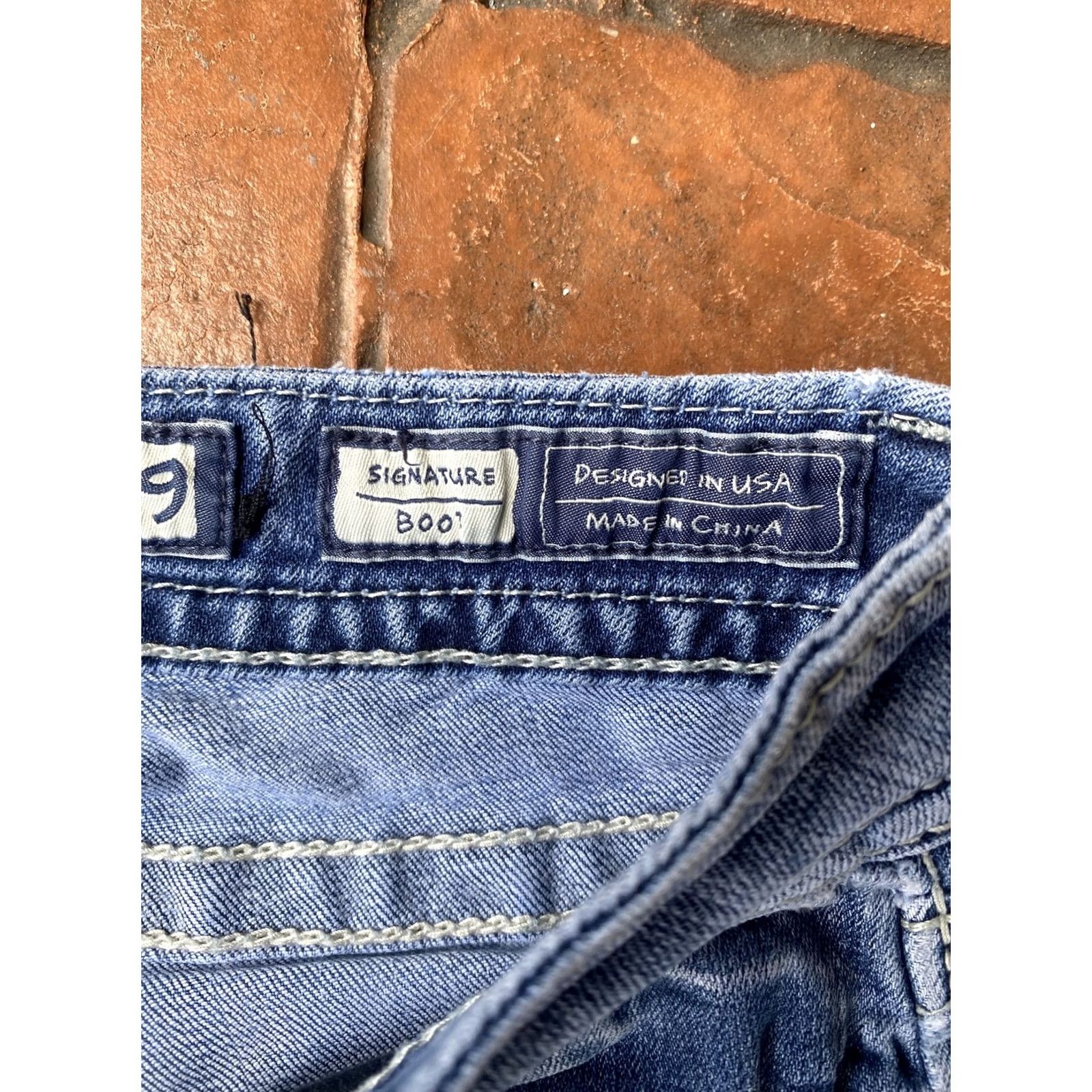 Miss Me VINTAGE Miss Me Signature Boot Jeans Embellished Denim Rhinestones Bling Women's 29 Jeans Bootcut 5-Pocket Dark Blue Kid? Size 29" - 7 Thumbnail