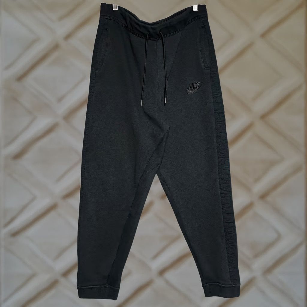 Nike Nike Tapered Textured Side Stripe Fleece Jogger Sweatpants Mens XL Black Size US 36 / EU 52 - 1 Thumbnail