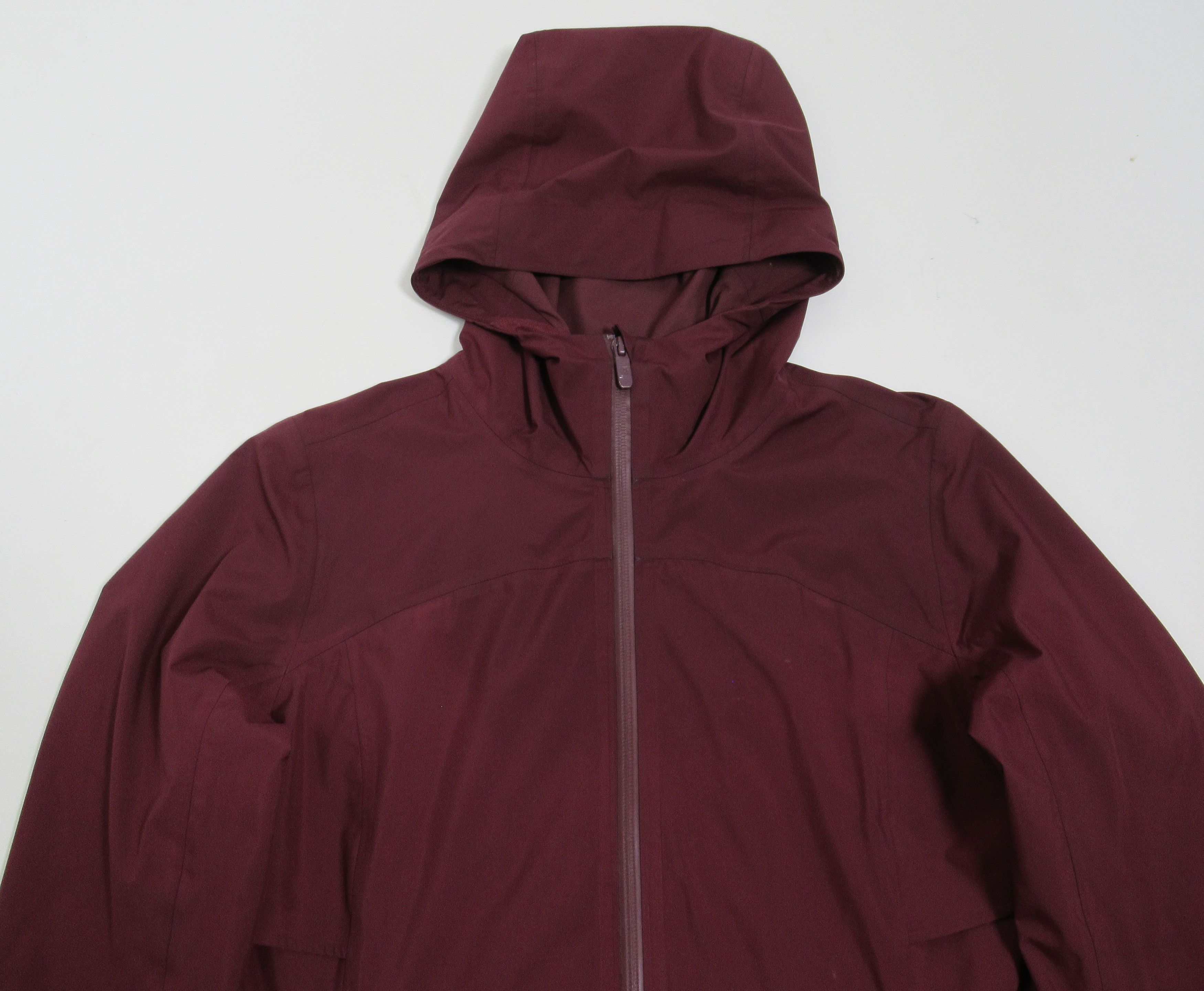 Lululemon Lululemon Women's Rain Rebel Jacket Deep Ruby Size 4 Size S / US 4 / IT 40 - 2 Thumbnail